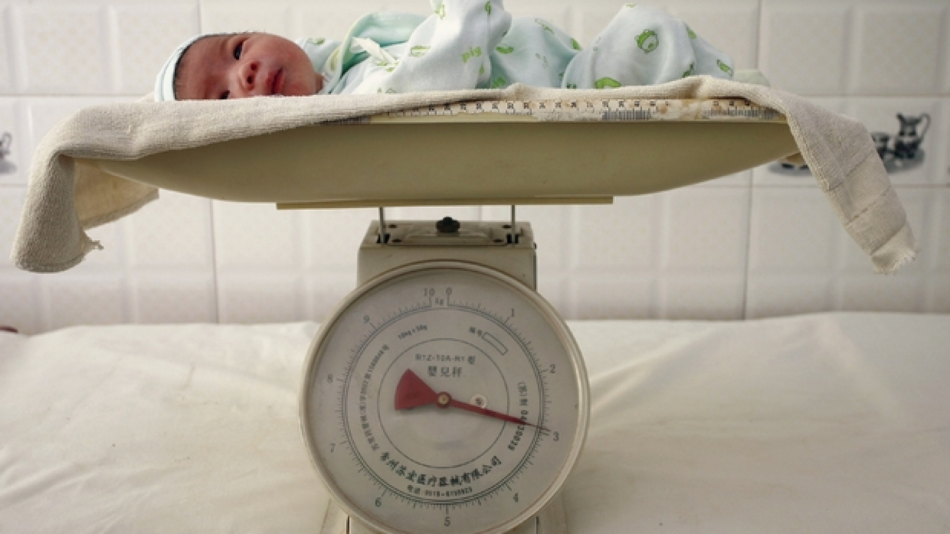 Immagine di Cina, il baby boom si sgonfia già: nel 2017 calano i nati