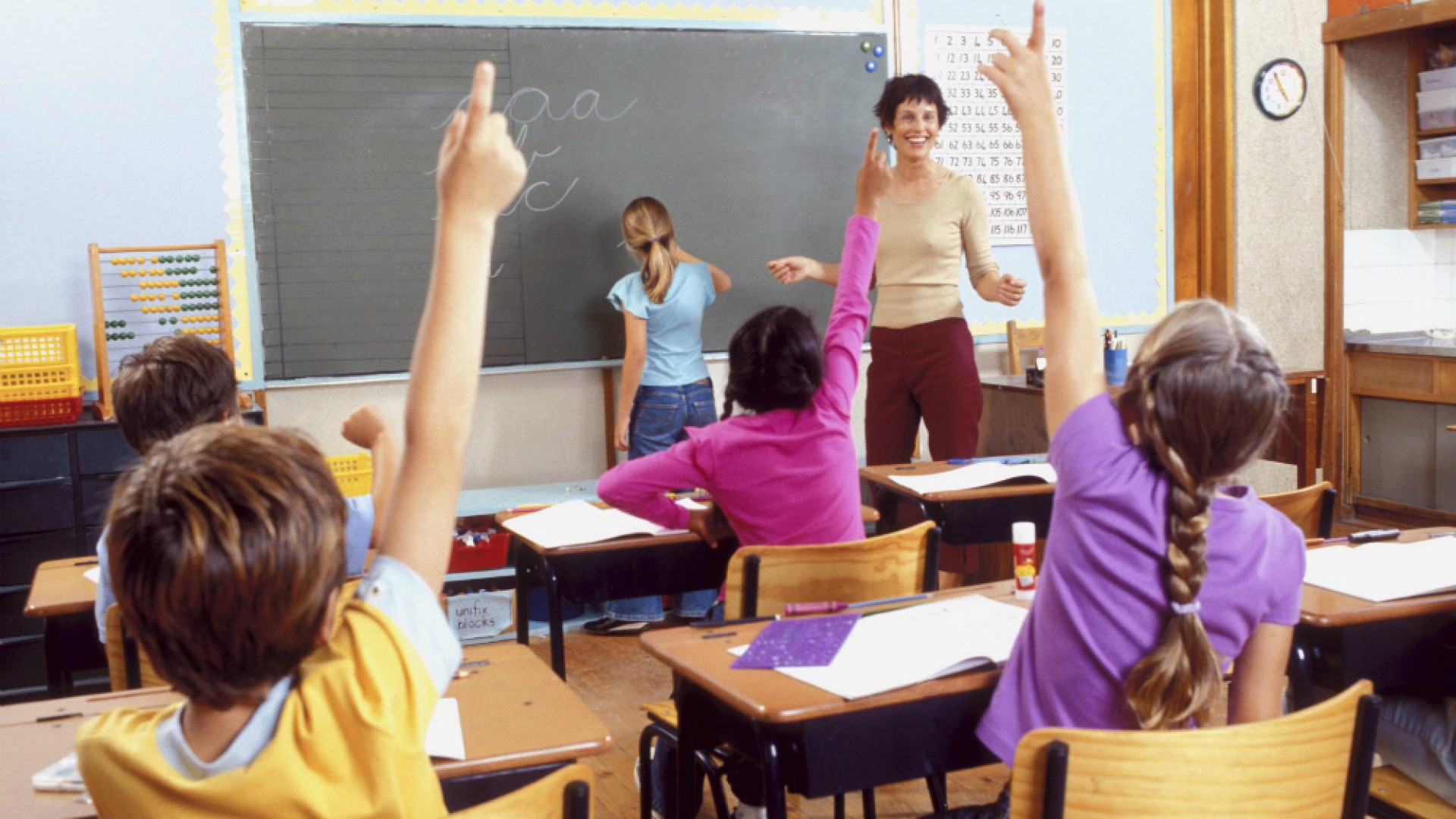 Immagine di Precariato di ritorno per i diplomati, parlano le maestre che rischiano di essere scippate della cattedra