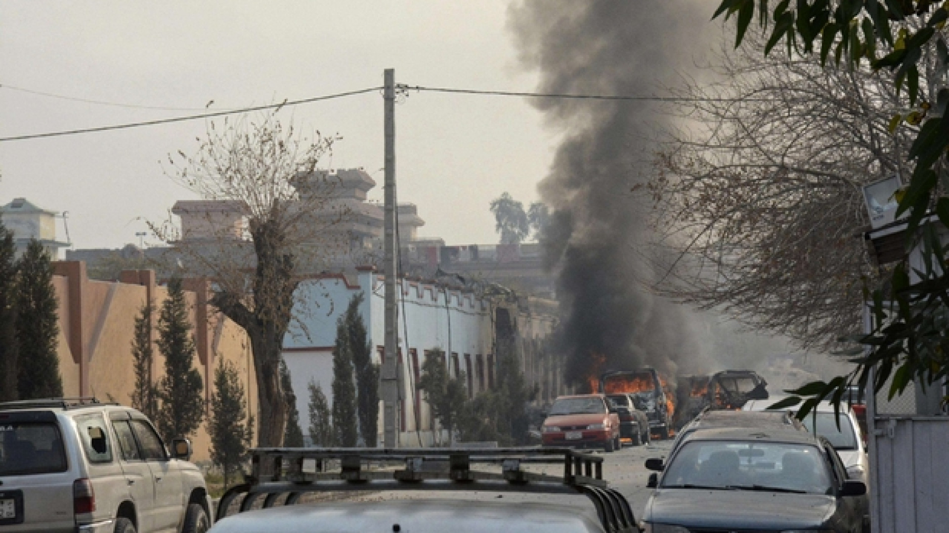 Immagine di Kamikaze taleban colpisce nel cuore di Kabul: 103 morti e 235 feriti