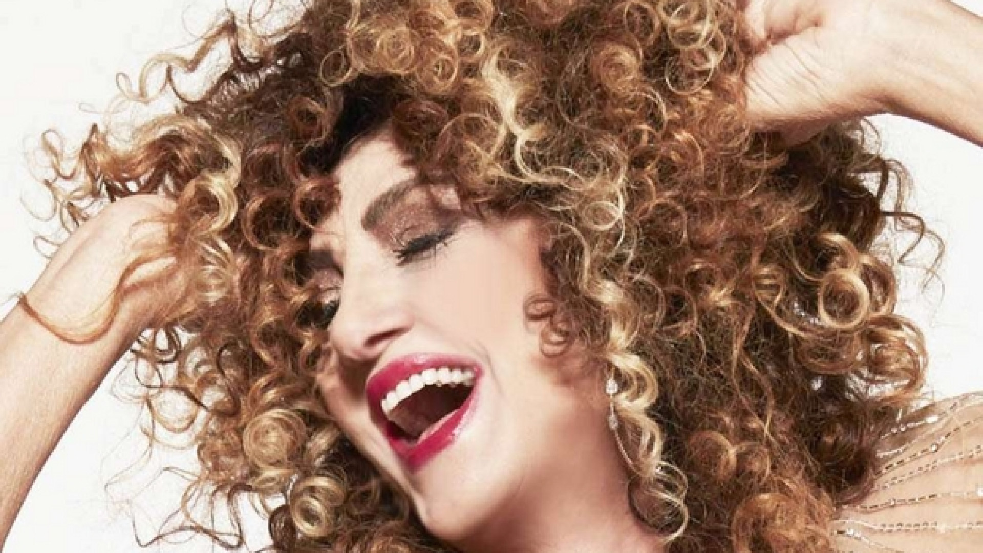 Immagine di Marcella Bella: «Niente Sanremo, ma io resto nell'aria»