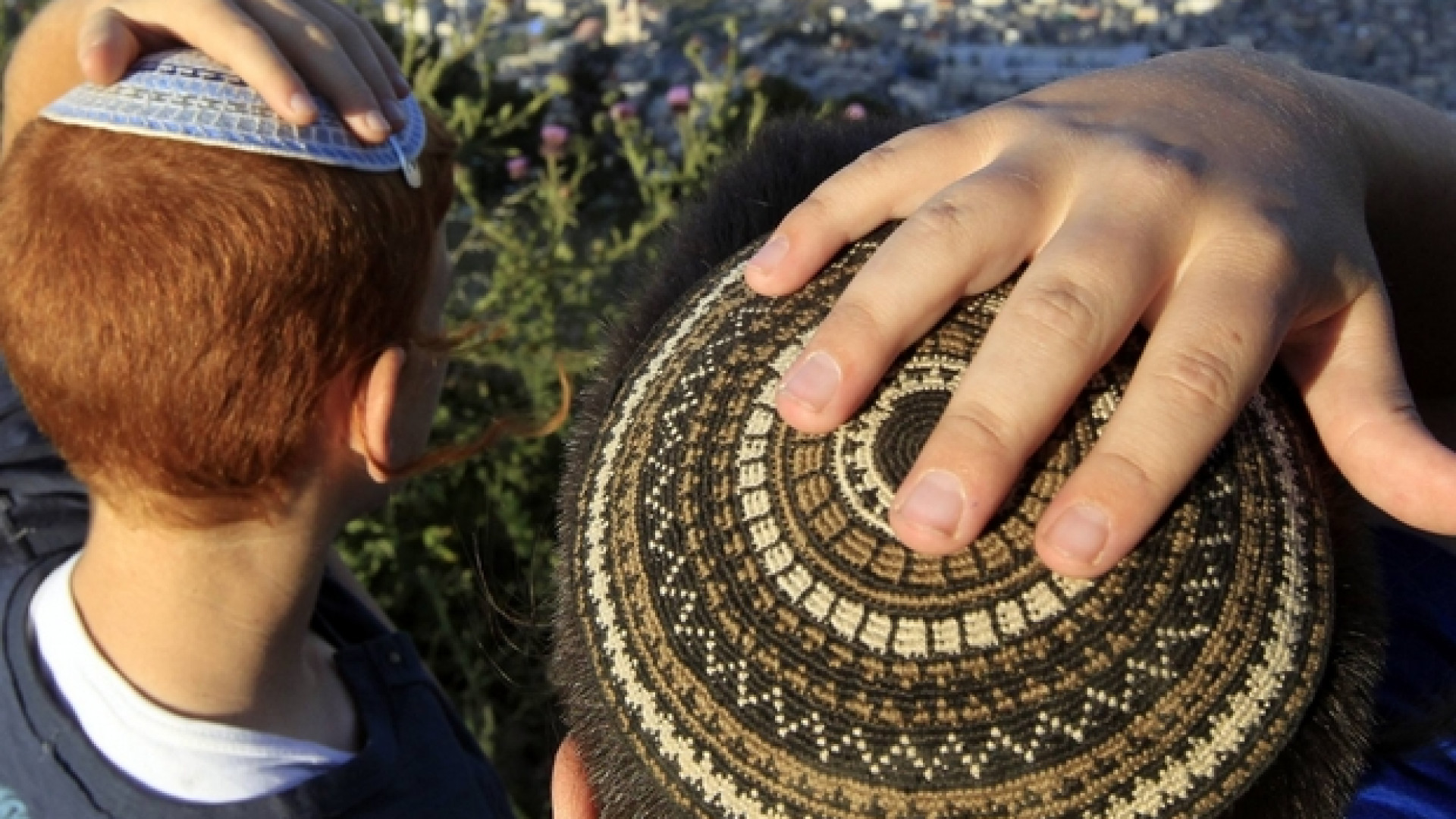 Immagine di Orrore in Francia: bimbo di 8 anni aggredito perché portava la kippah