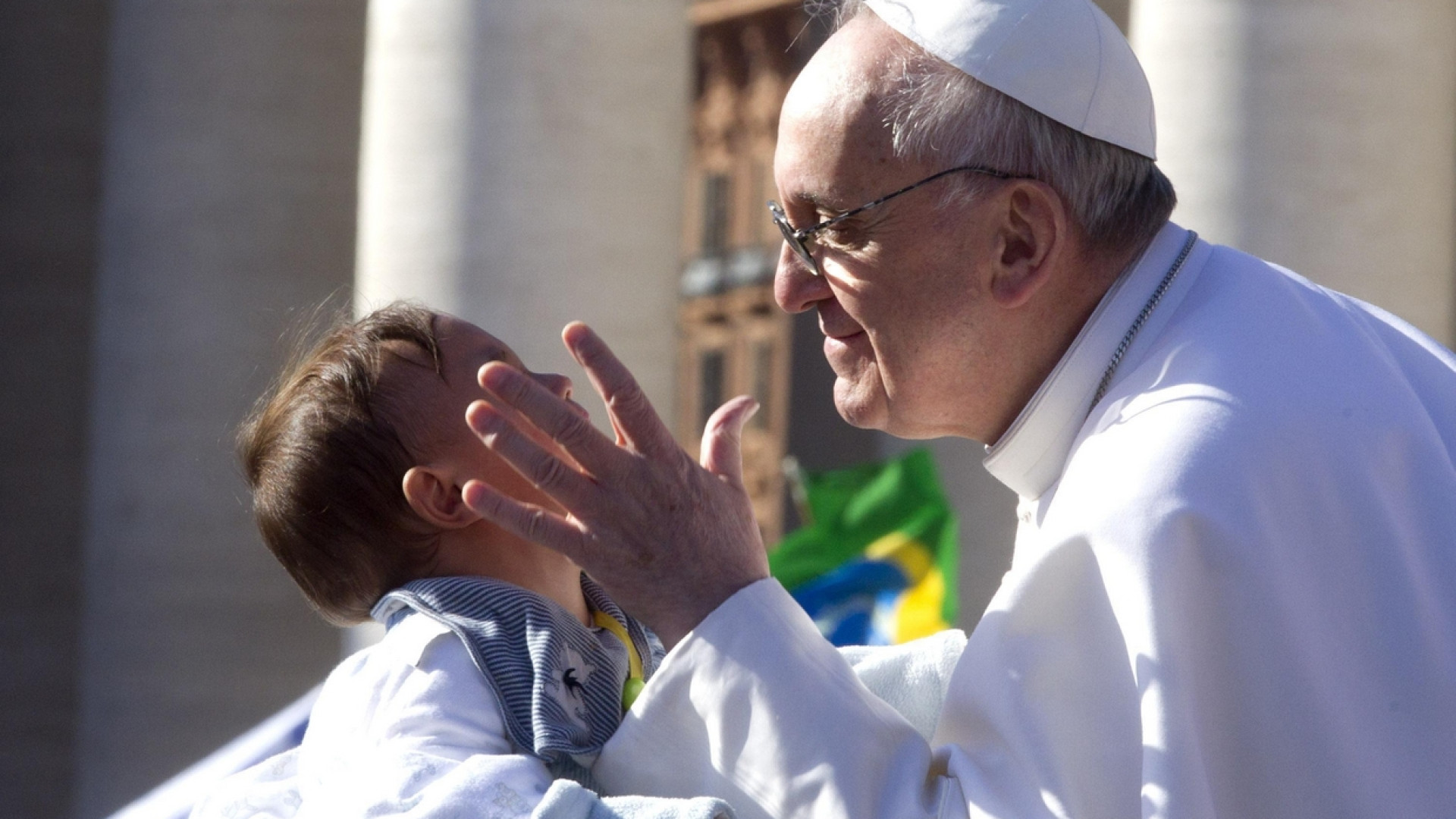 Immagine di «Perché mia mamma mi ha abbandonato?». Il Papa: piango per te