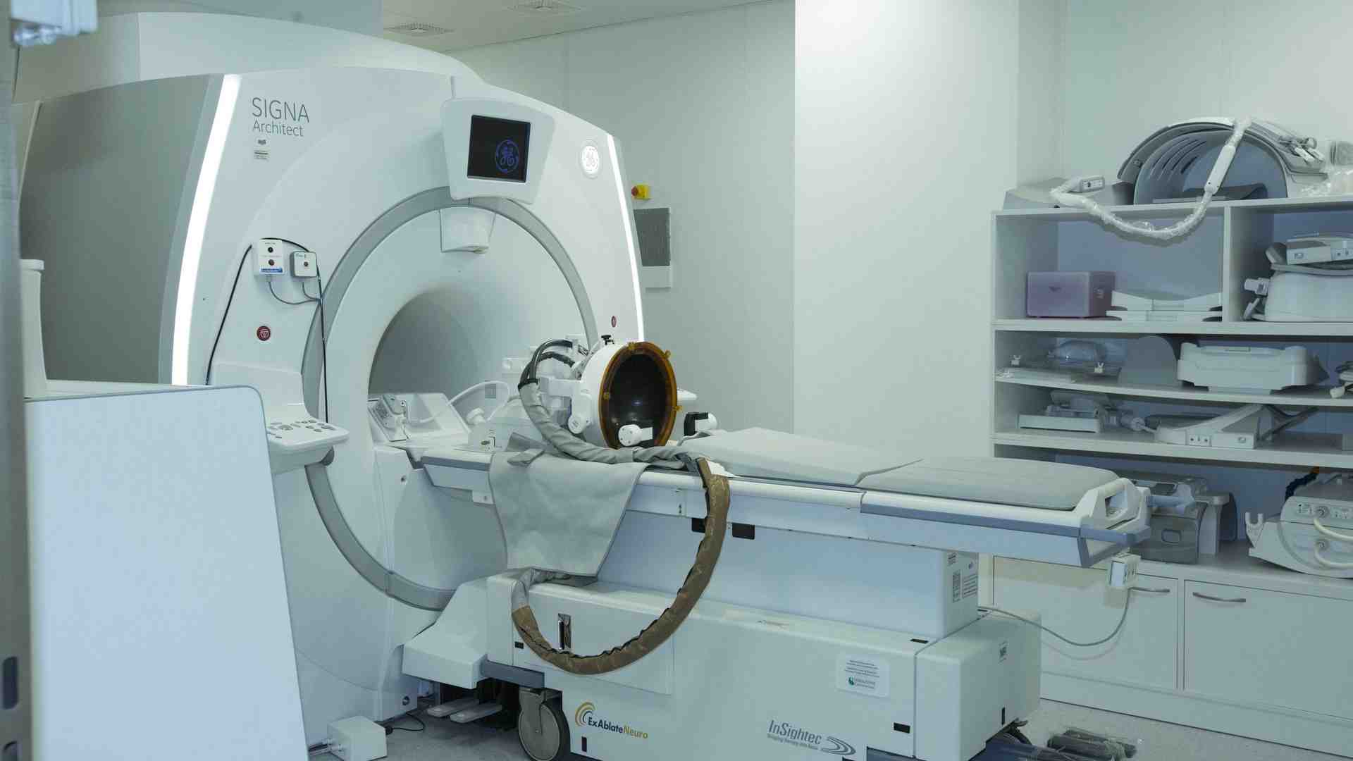 Immagine di Una macchina a ultrasuoni dalle applicazioni multidisciplinari per Parkinson, fibromi e tumori