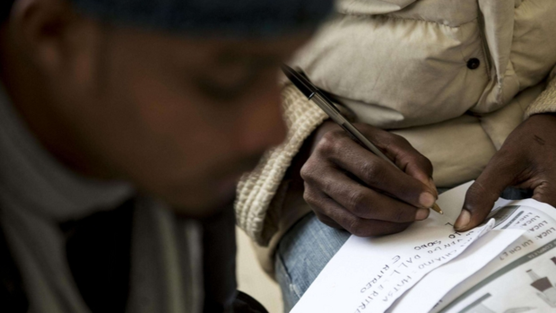 Immagine di Migranti, per la prima volta le domande di asilo superano gli arrivi via mare