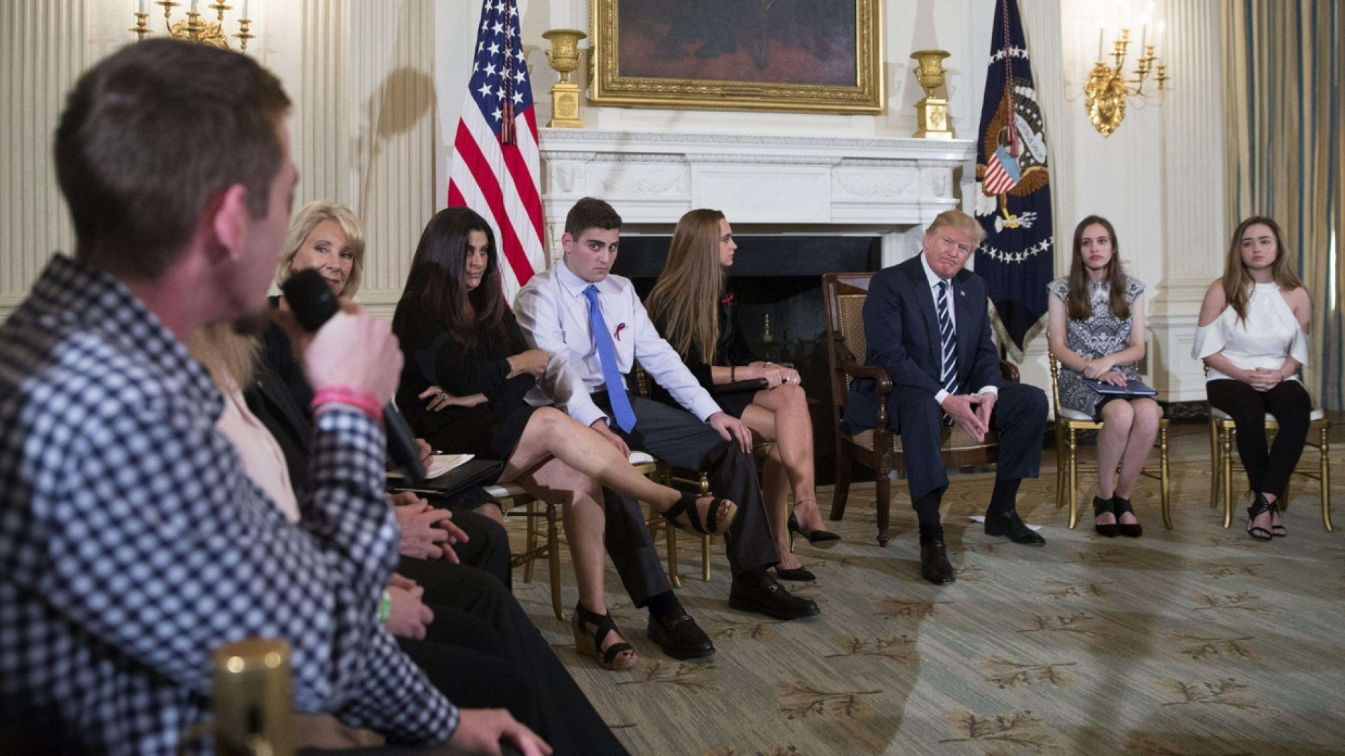 Immagine di Trump choc: «Insegnanti armati, come deterrente»