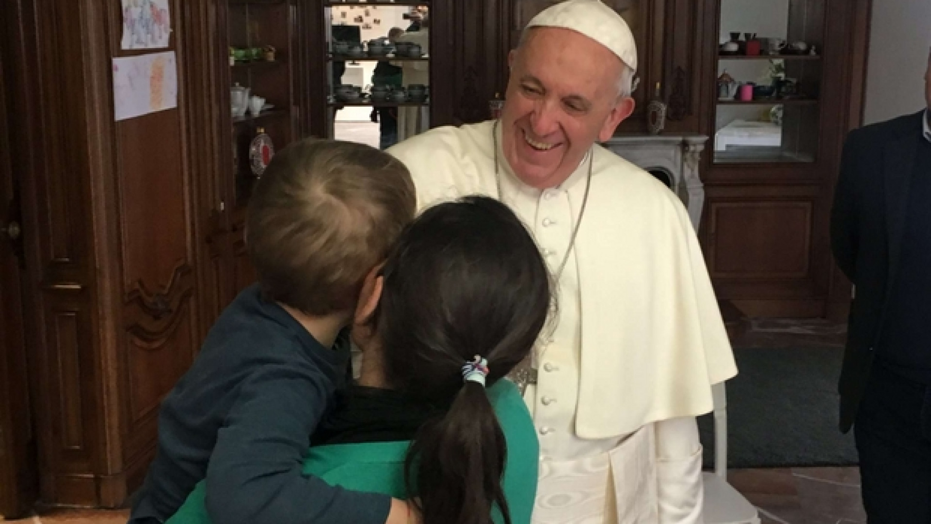 Immagine di Papa Francesco visita casa per detenute con figli piccoli