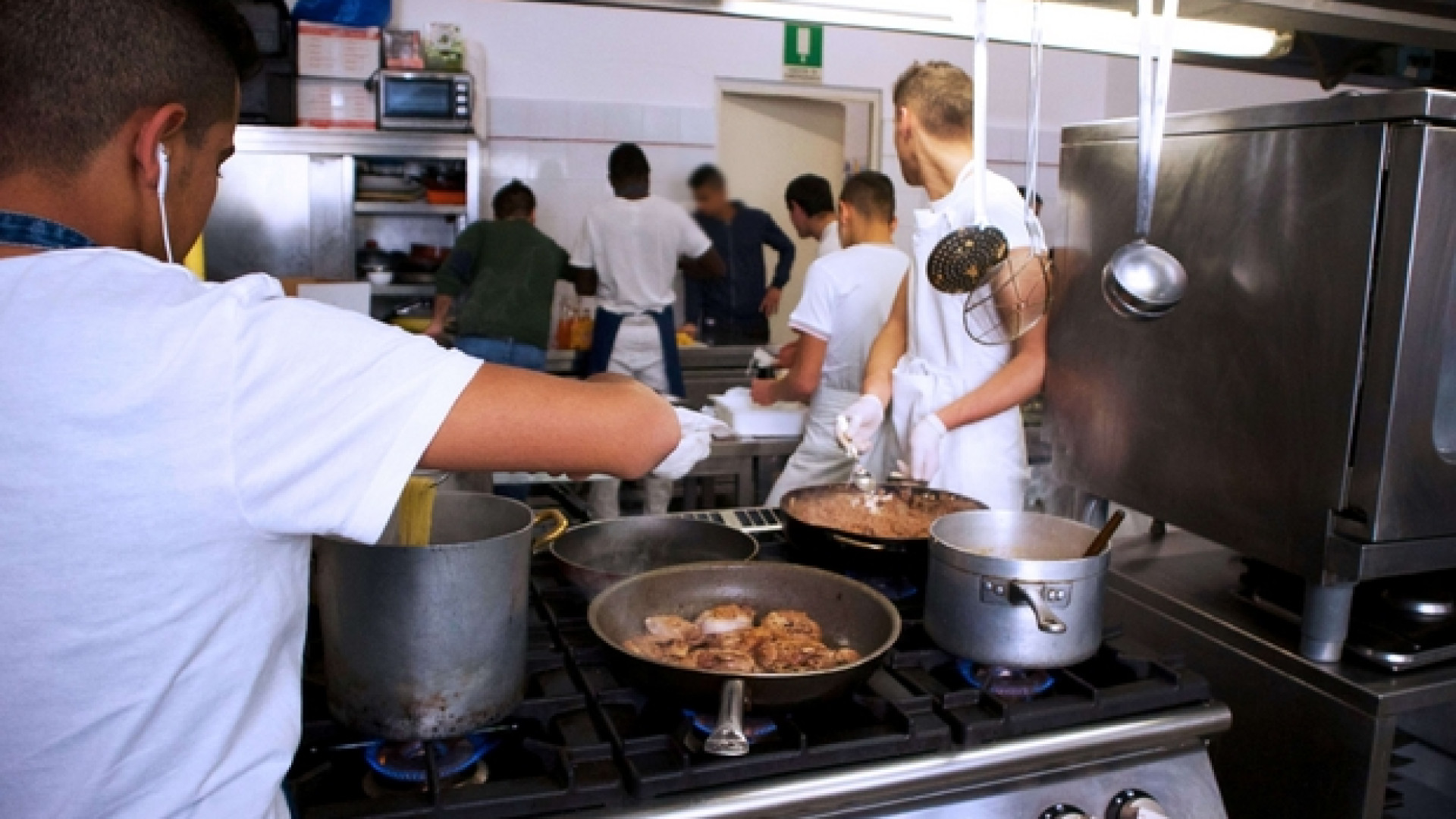 Immagine di La solidarietà passa dalla cucina