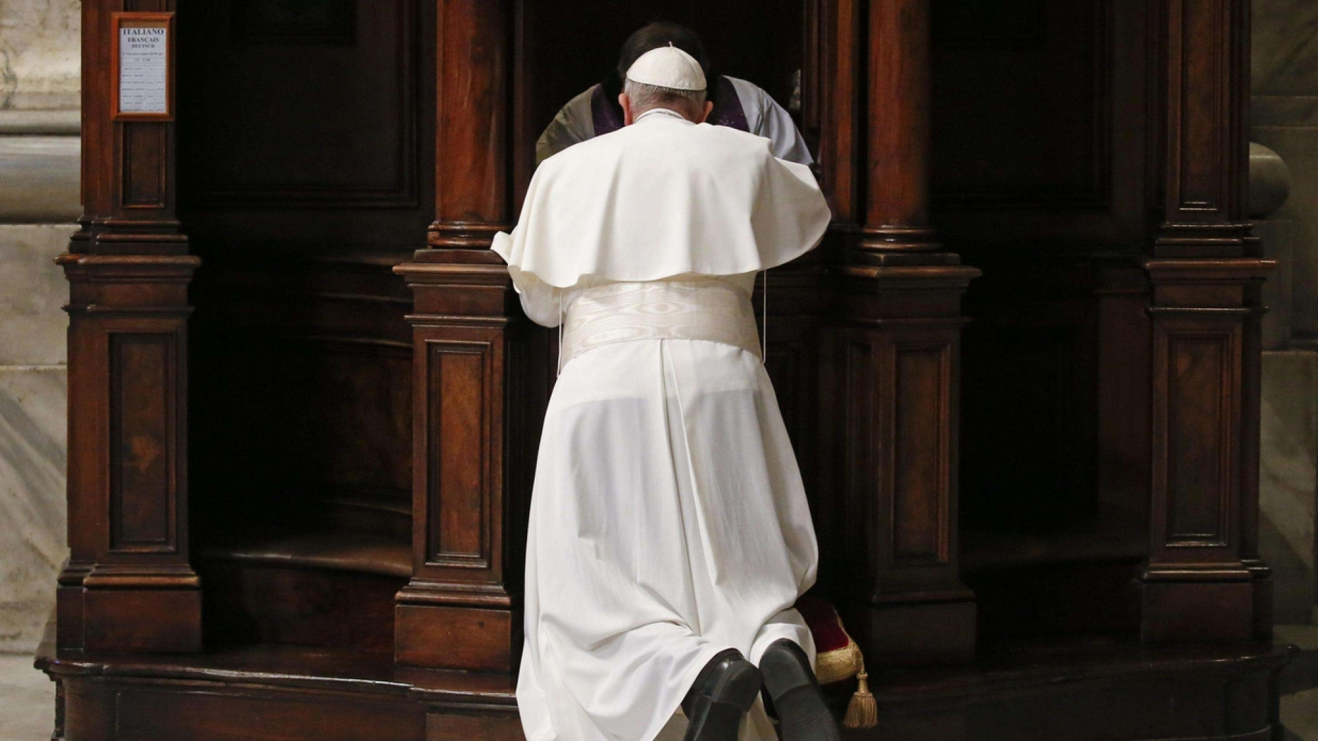 Immagine di Papa Francesco: l'amore di Dio va oltre ogni nostro peccato