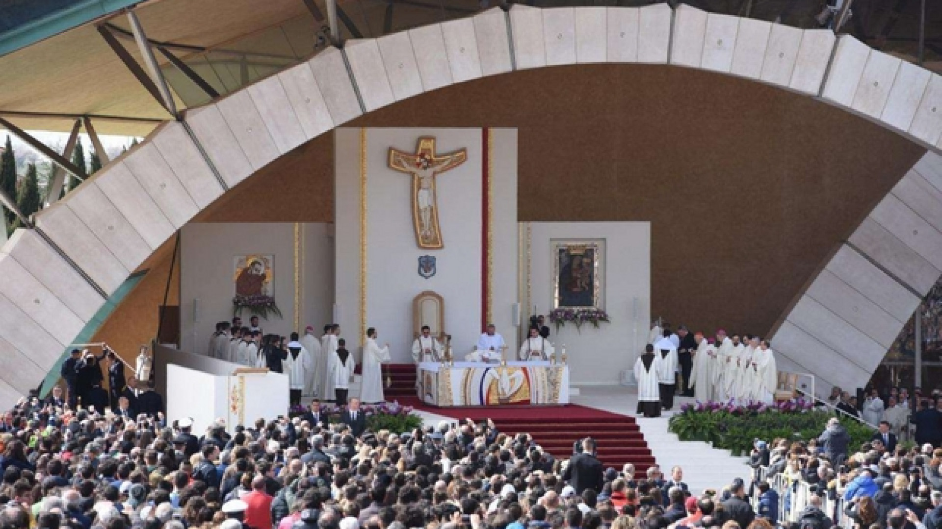 Immagine di Il Papa: «Oggi si scarta la gente, con più crudeltà che a Sparta»