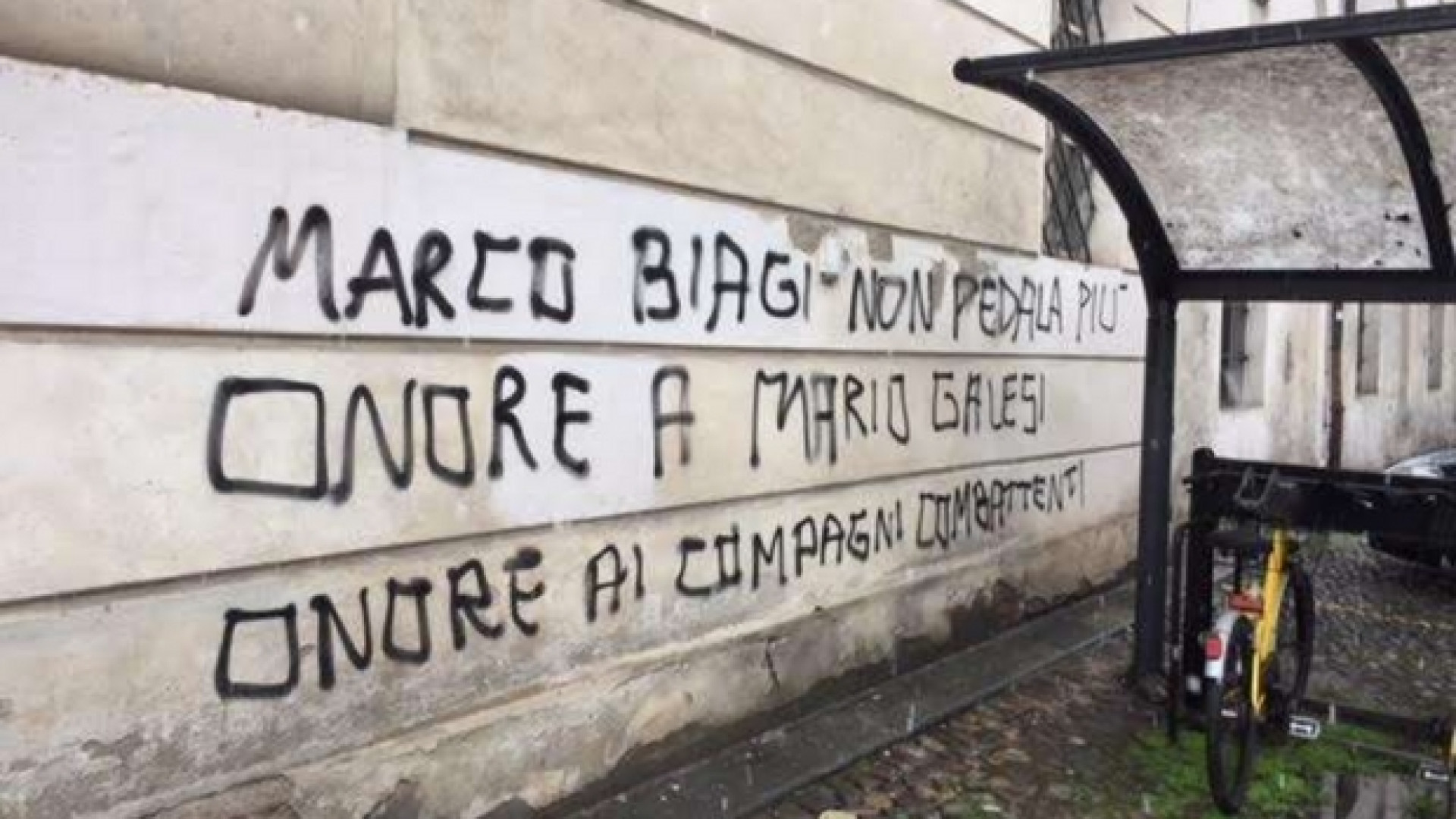 Immagine di 16 anni dopo ancora odio: quegli slogan (sbagliati) contro Marco Biagi