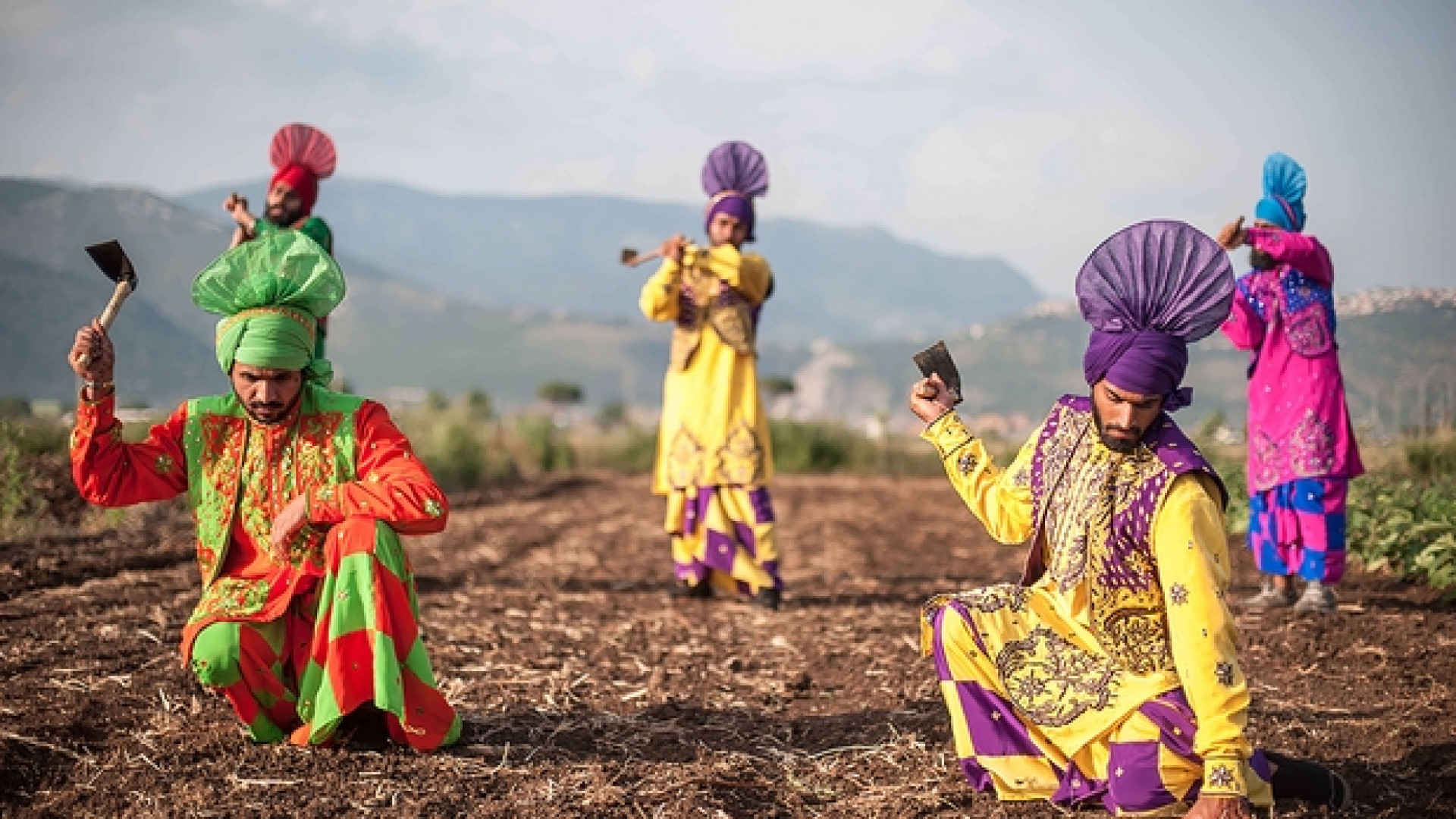 Immagine di Il film «The Harvest», chi sono i nuovi schiavi del lavoro