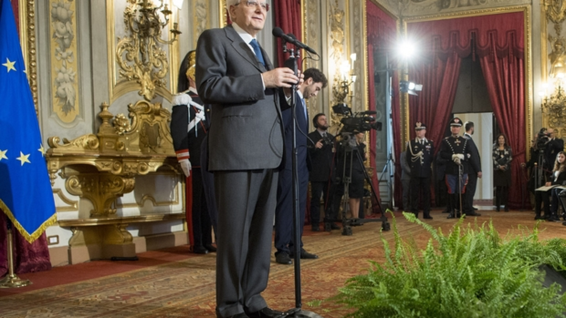 Immagine di Mattarella: inaccettabili violenze fisiche e morali su donne