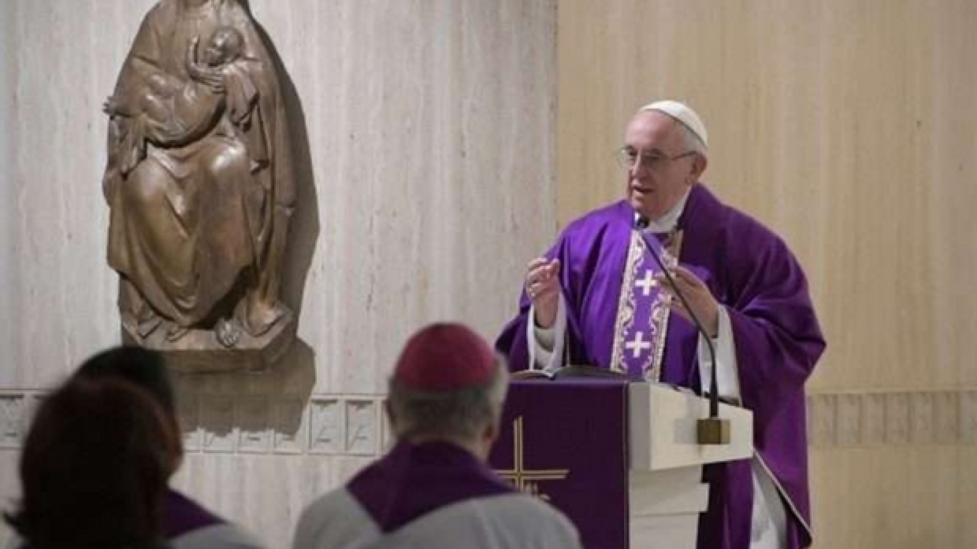 Immagine di Papa: Dio ci ama, come una madre e un padre
