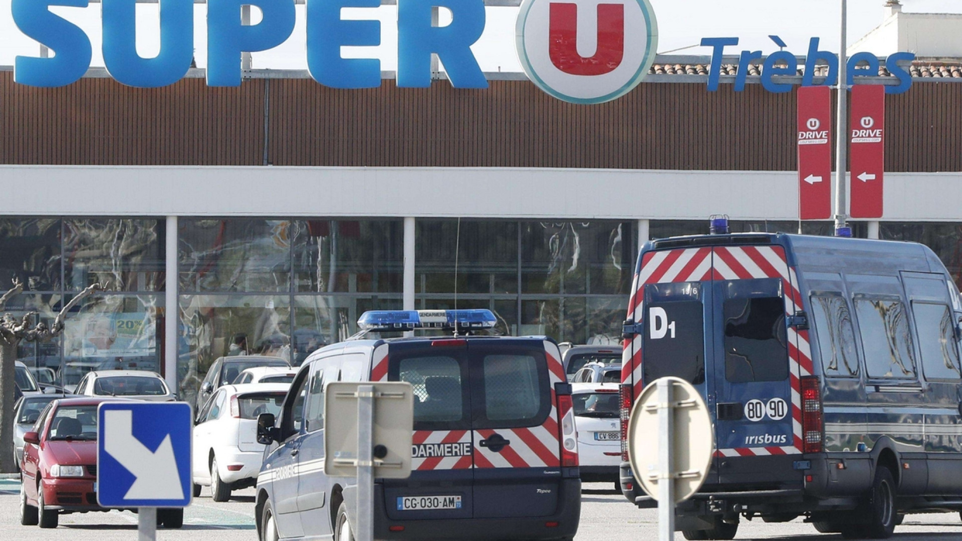 Immagine di Ostaggi al supermercato, morto il gendarme-eroe. Chi sono le 4 le vittime