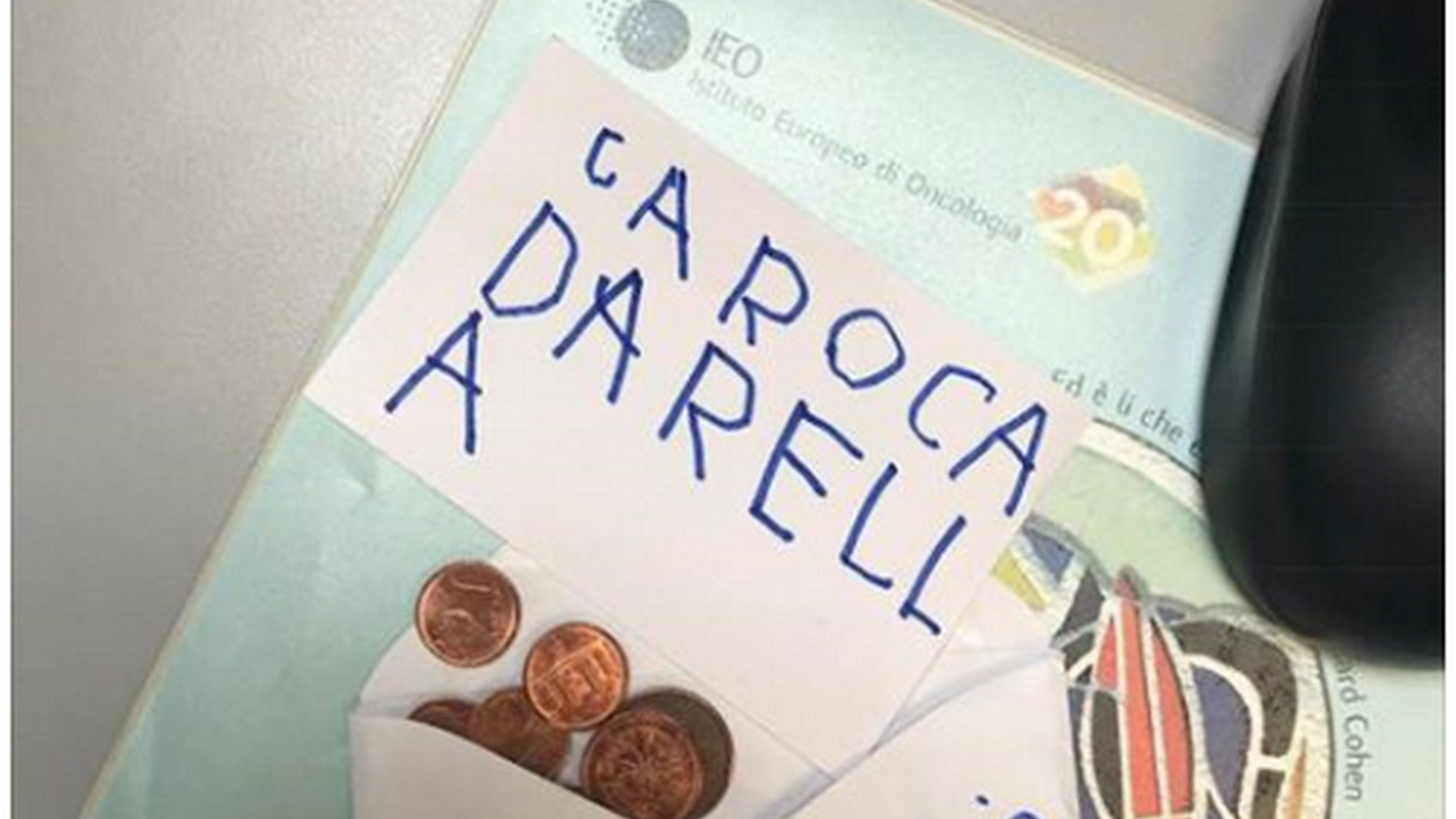 Immagine di A 5 anni dona monete alla ricerca sul cancro. «Per la mamma»