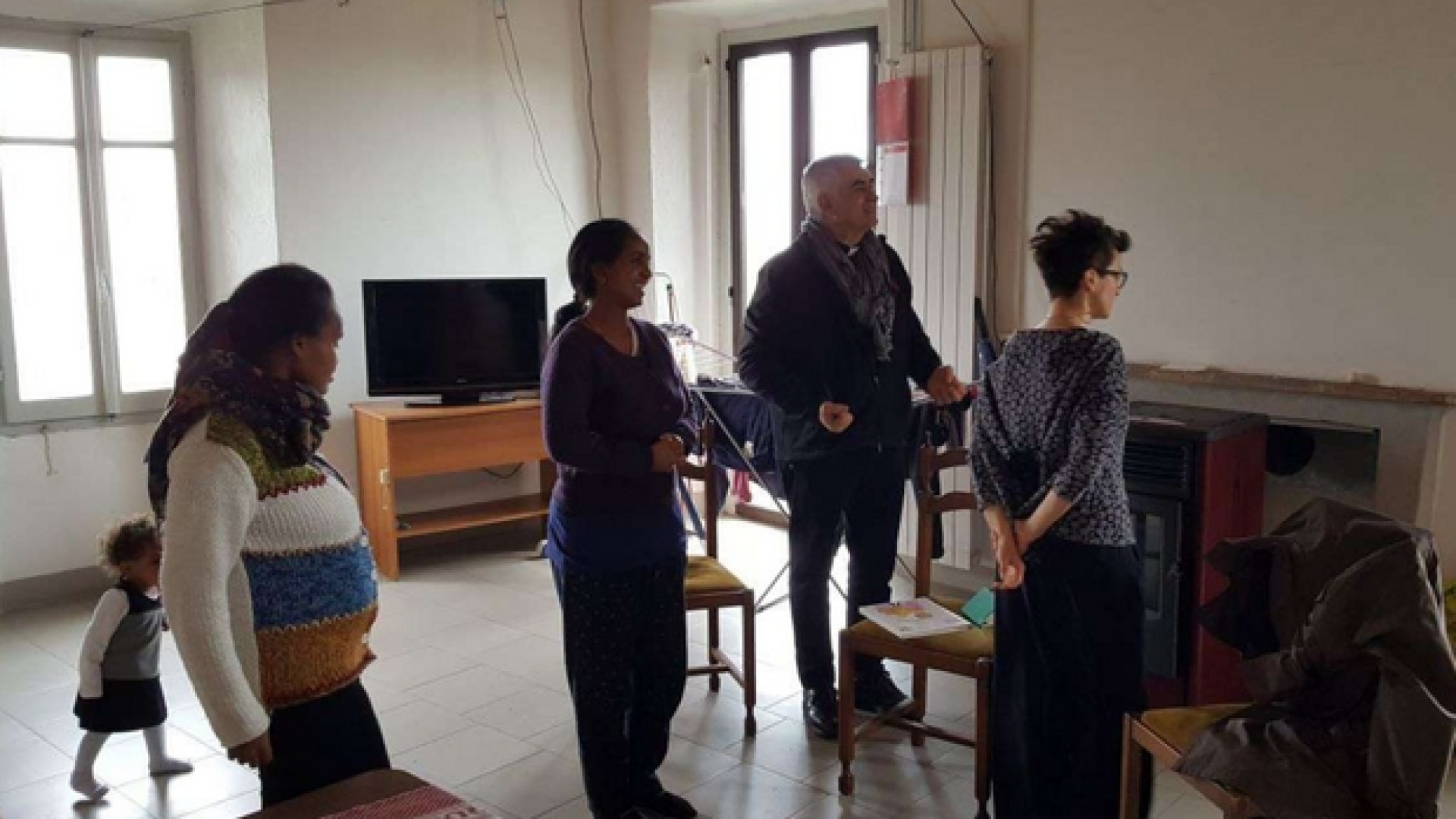 Immagine di Etiopia-Oltrepo sola andata. Due madri con figli salvate dai canali umanitari