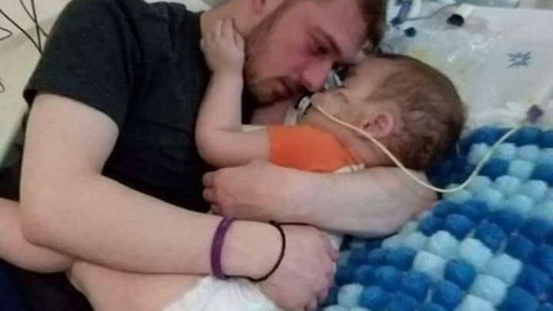 Immagine di Sulla vita di un bambino il potere assoluto dello Stato