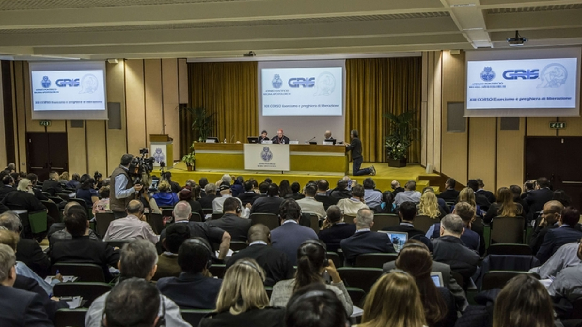 Immagine di La scuola degli esorcisti: «Così combattiamo il Maligno»