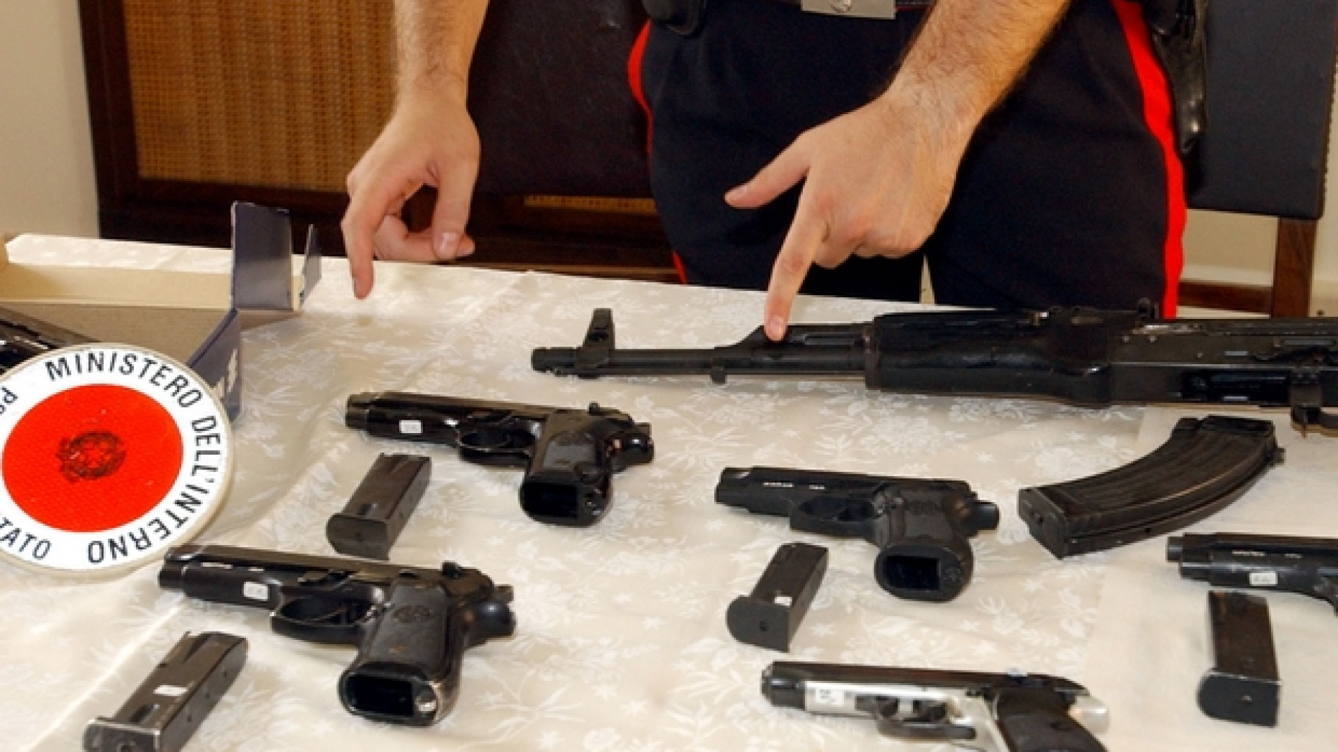 Immagine di Gorizia, fermato bosniaco con armi da guerra