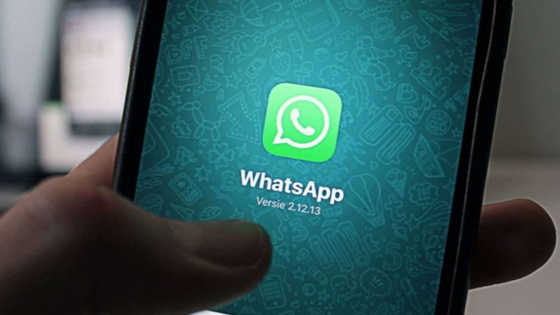 Immagine di Whatsapp proibito ai minori di 16 anni. Ma come far rispettare il nuovo limite?