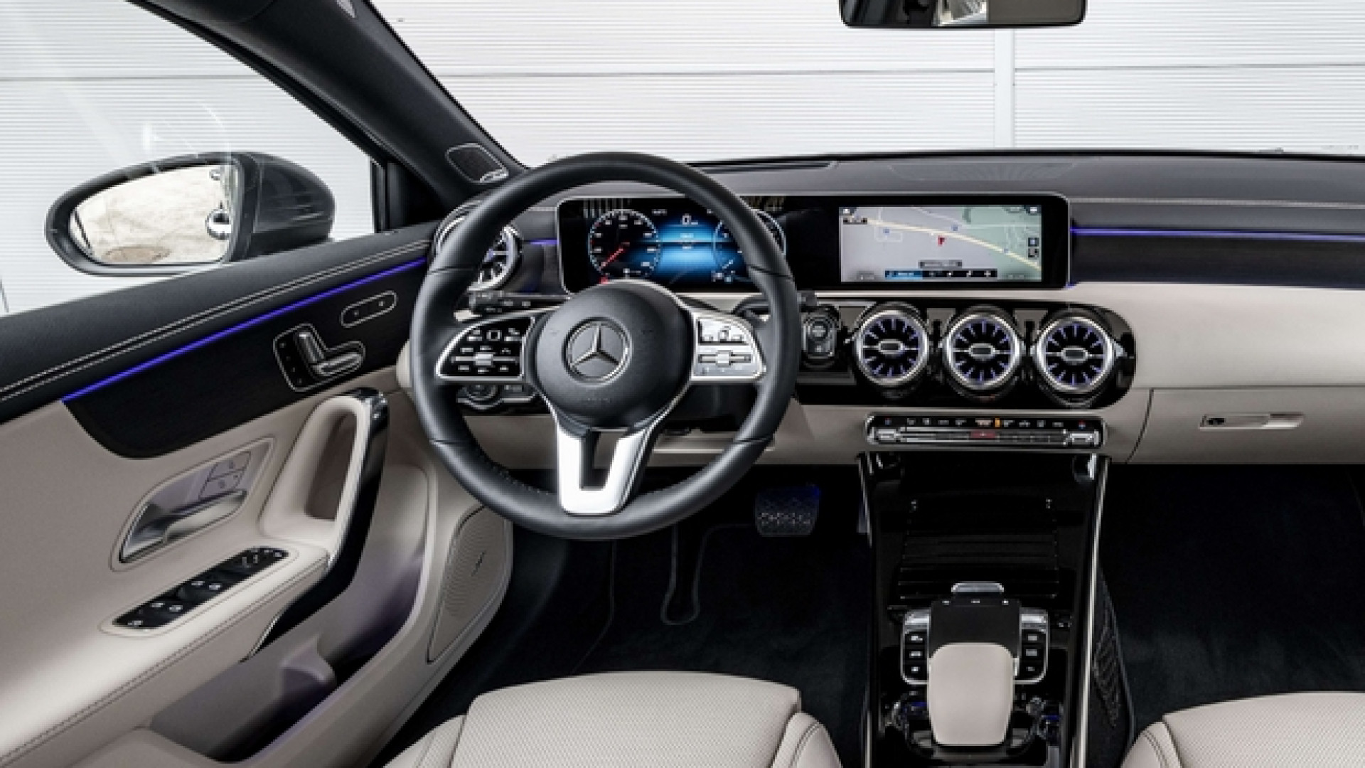 Immagine di Mercedes Classe A, l'auto che capisce e risponde