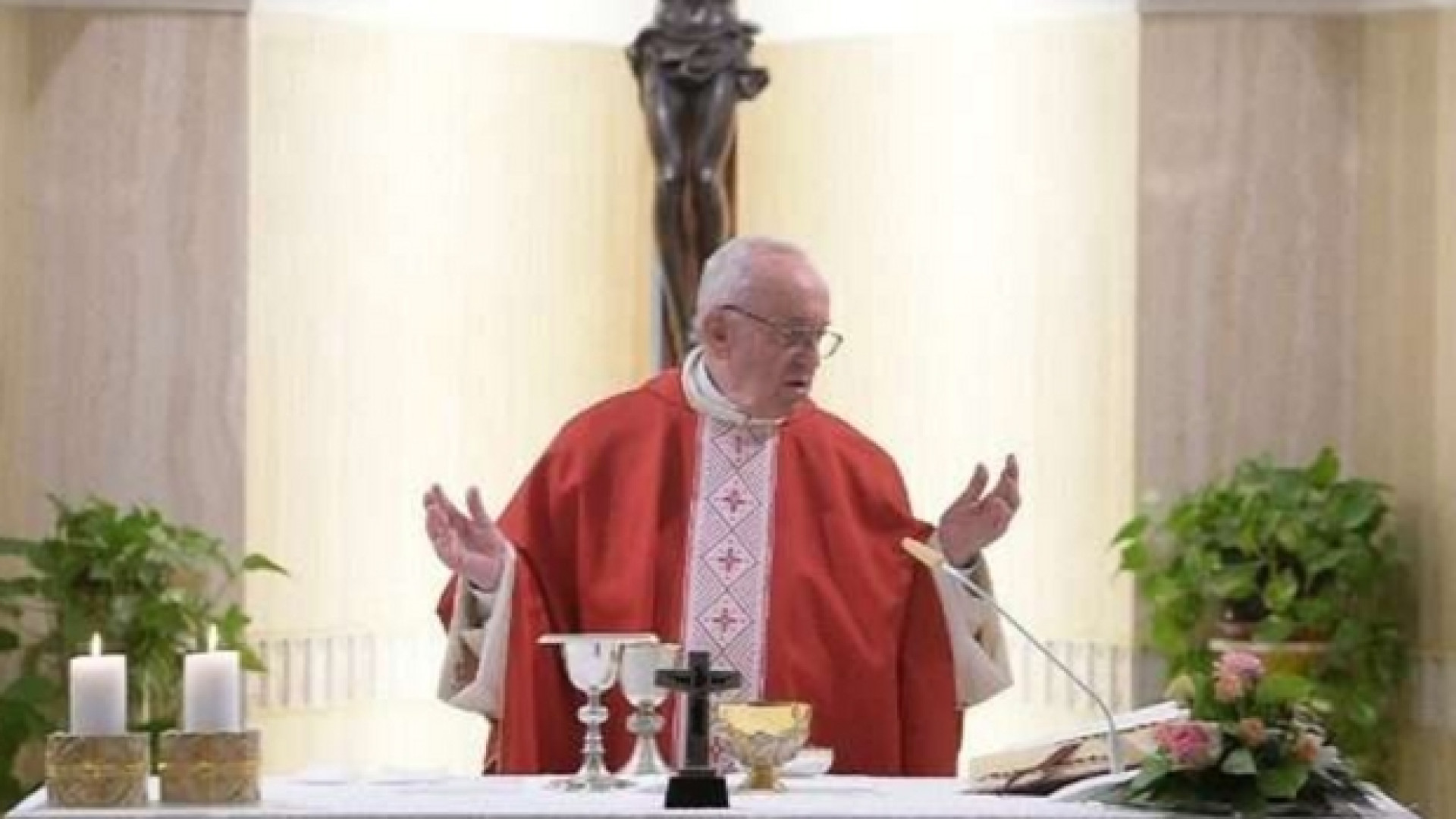 Immagine di Papa: la fede si trasmette con l’amore e la testimonianza