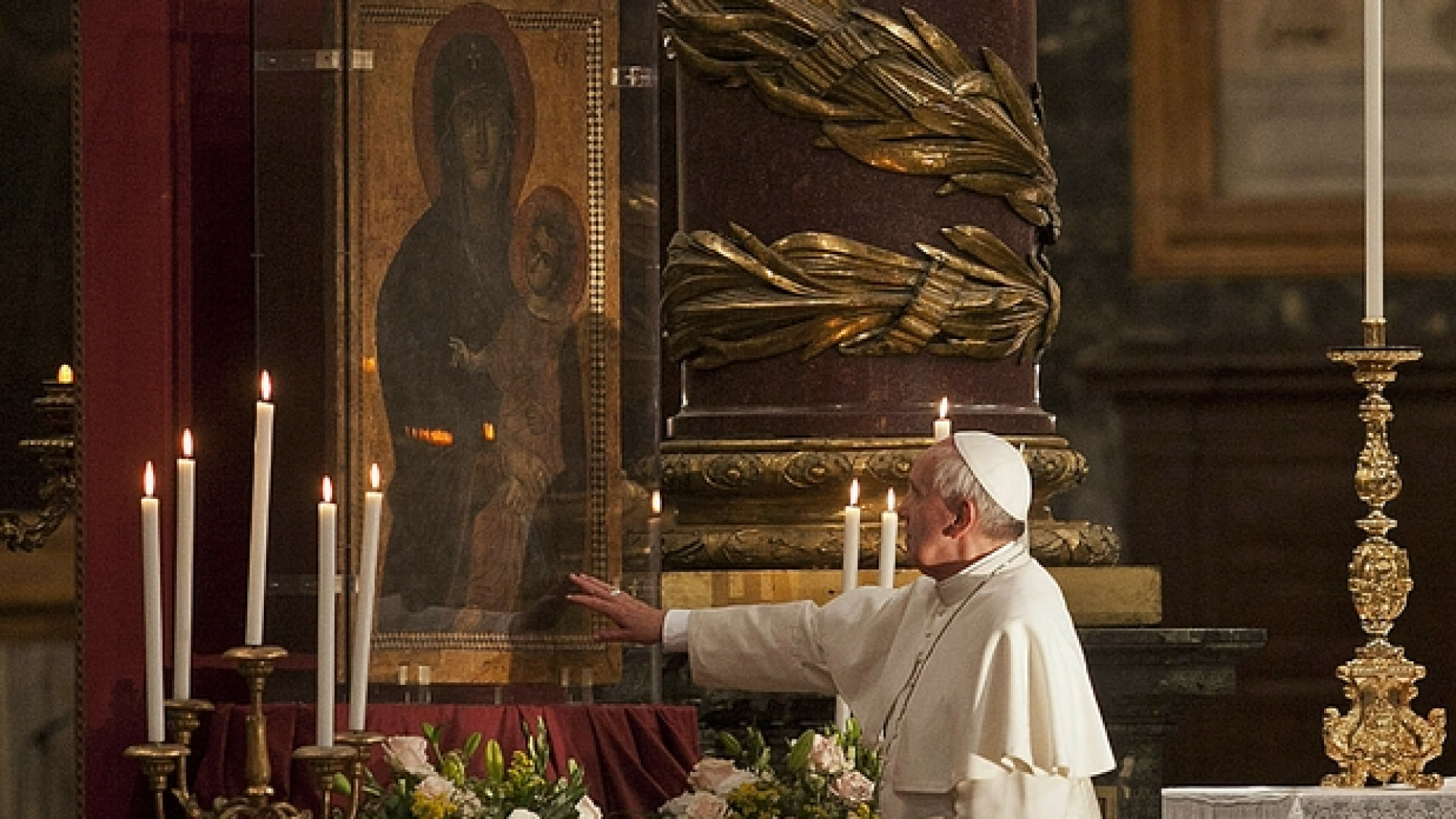 Immagine di Il Papa: senza Maria siamo orfani