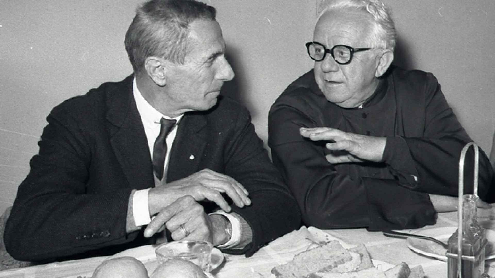 Immagine di Il Papa a Nomadelfia. Quando Buzzati arrivò e restò «imbesuito»