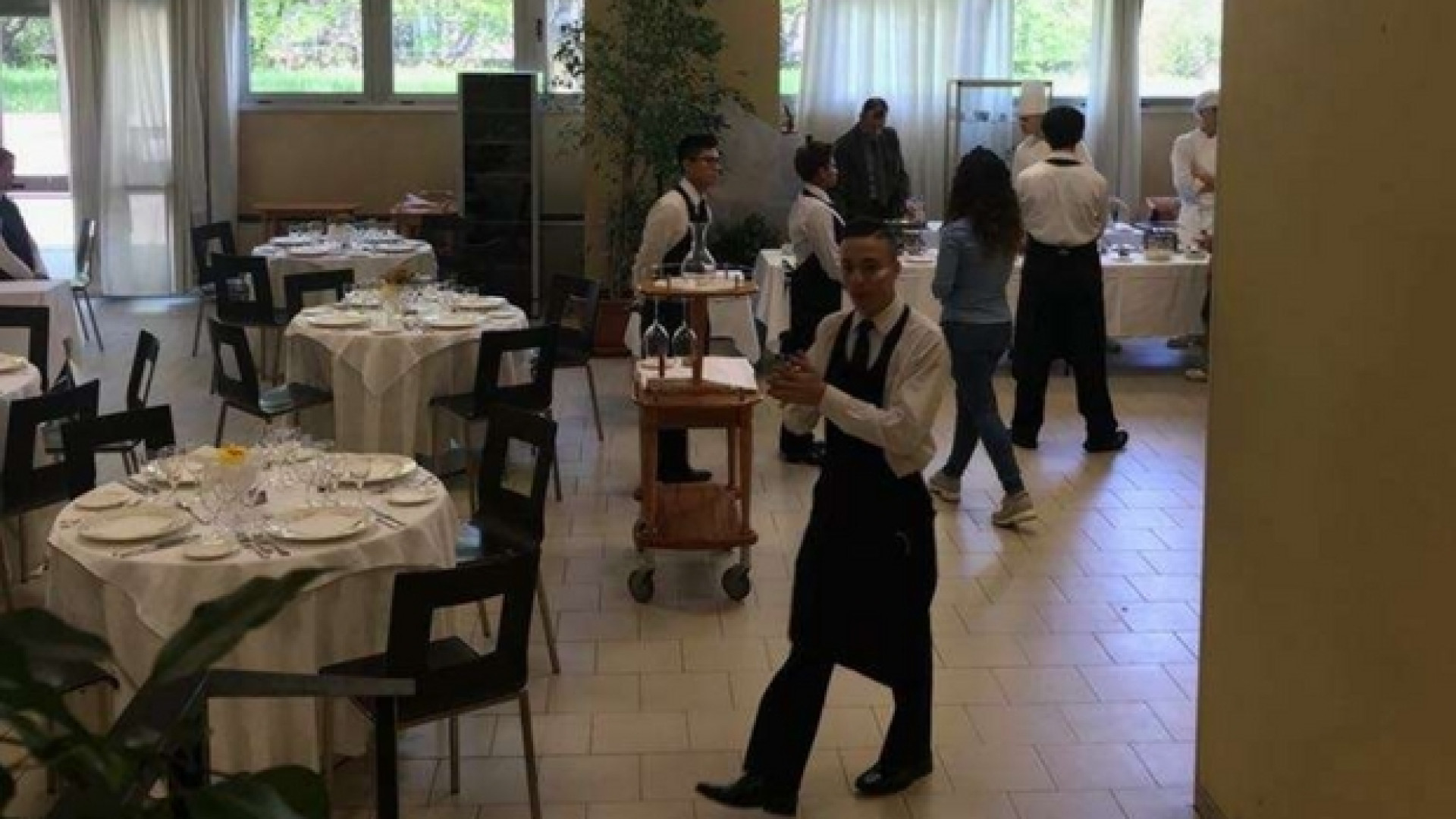 Immagine di Gli alunni sfidano chef e responsabili hotel