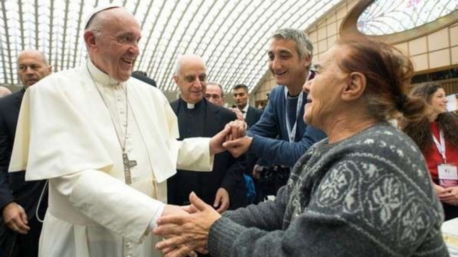 Immagine di Papa Francesco regala ai poveri una serata di sport