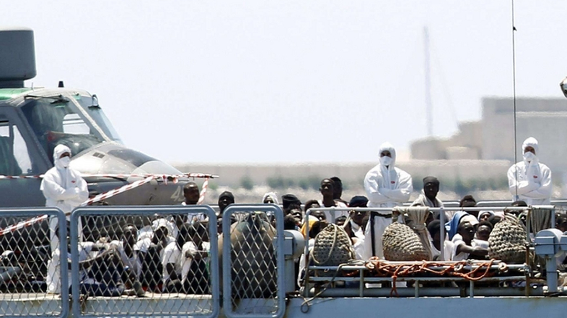 Immagine di Finisce l'odissea della nave Aquarius, la Spagna accoglie i migranti