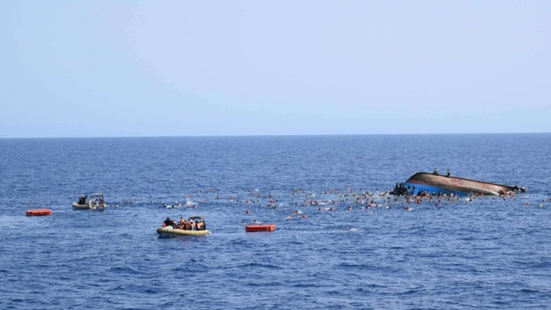 Immagine di Salvare vite in mare un dovere. Poi si discute