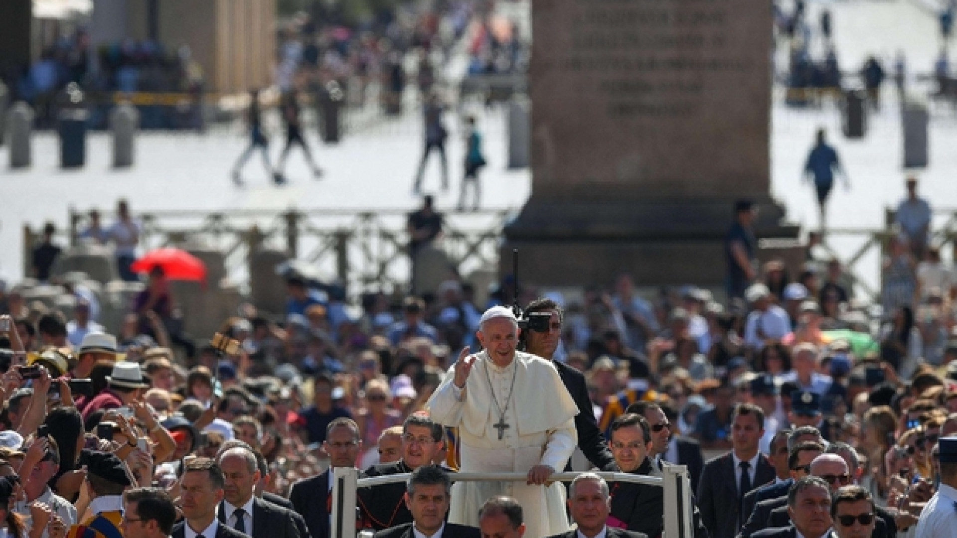 Immagine di Il Papa: il mondo ha bisogno di cura, non di legalismo