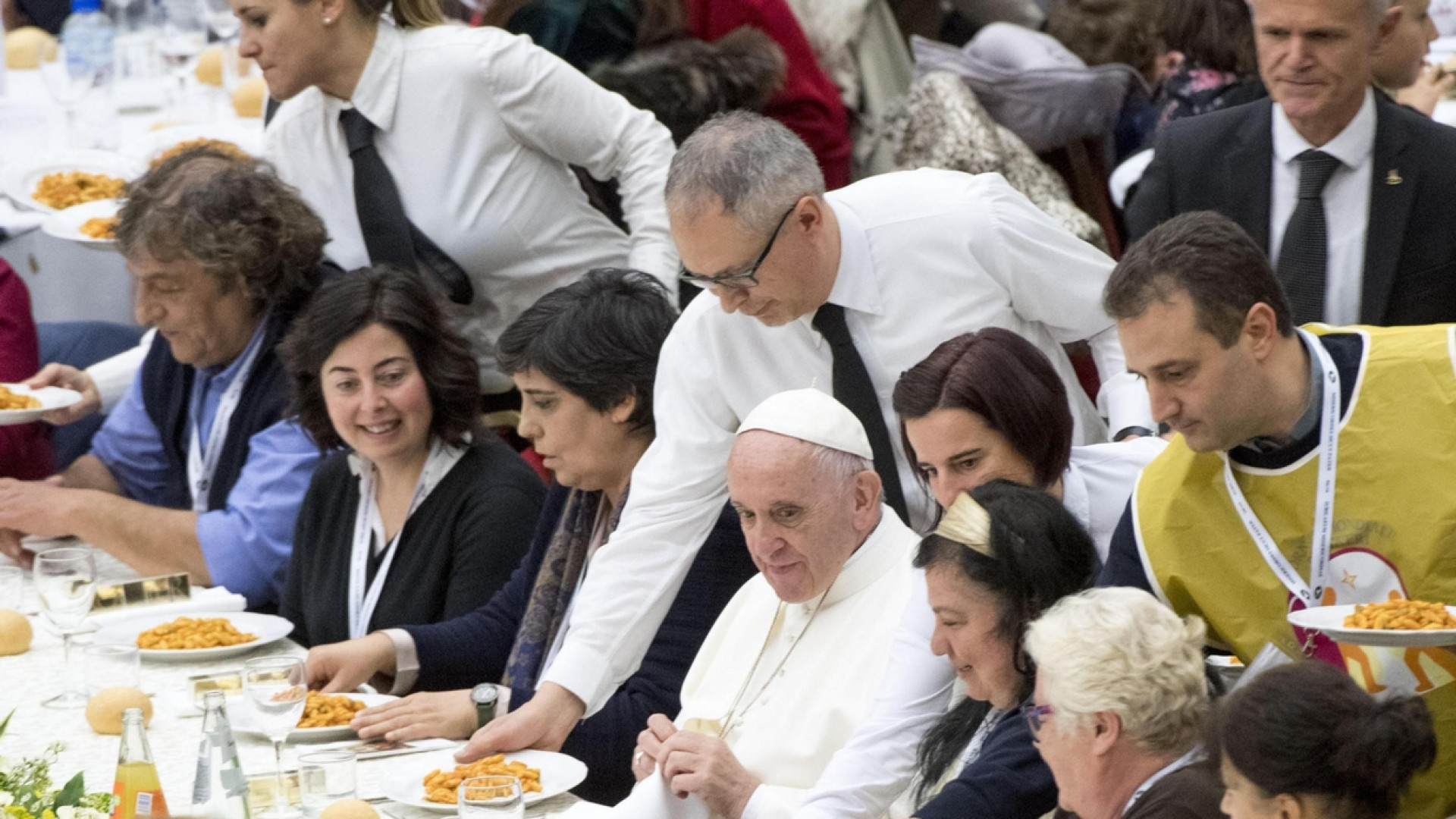 Immagine di Domenica la raccolta per la carità del Papa. Anche Avvenire partecipa
