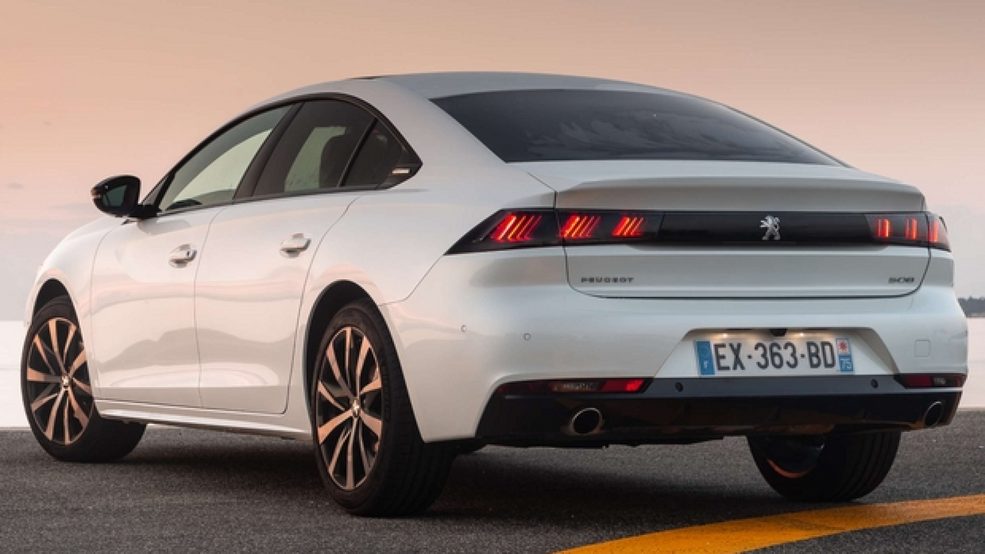 Immagine di Peugeot 508, la berlina che ribalta la berlina