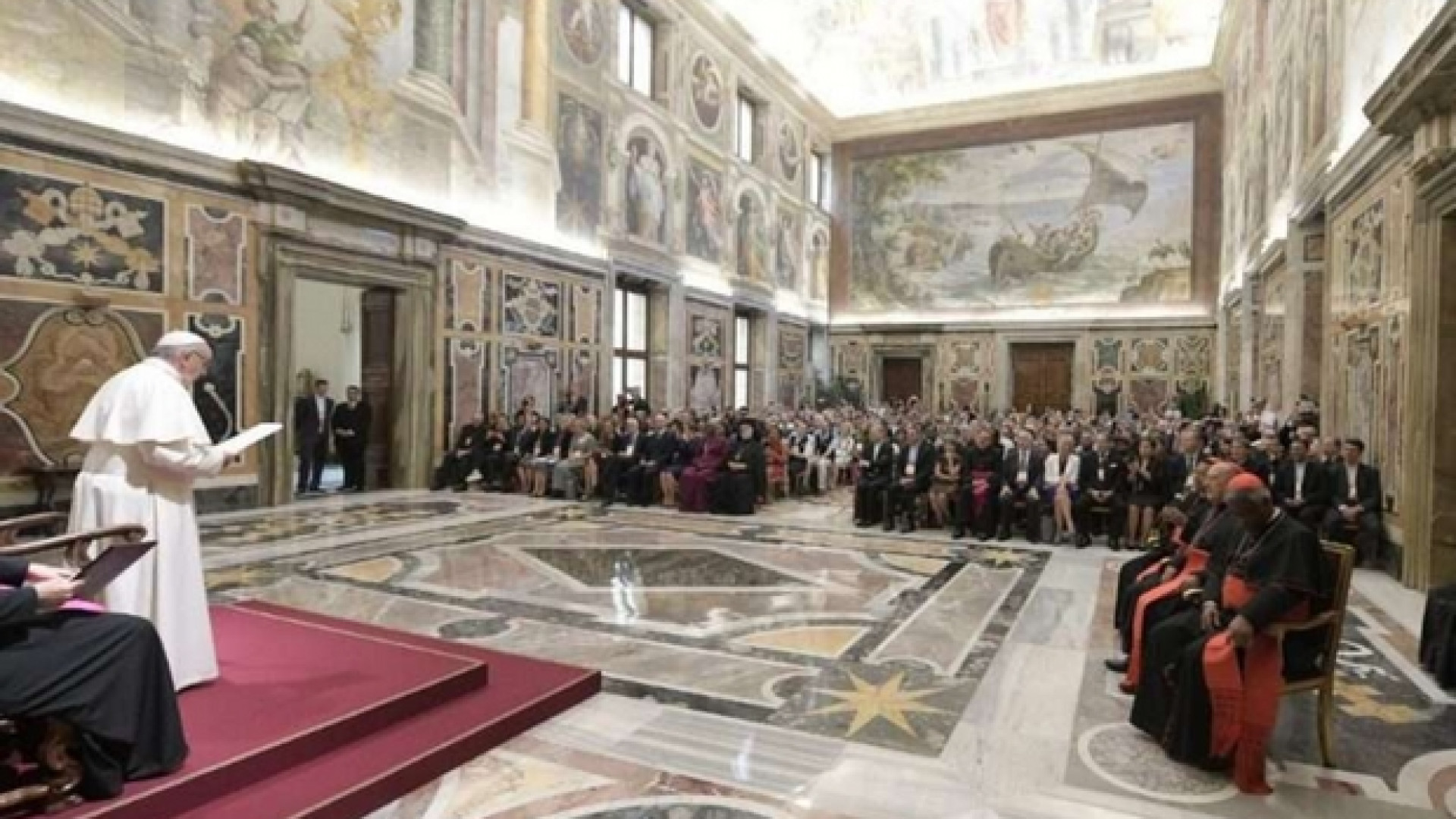 Immagine di Papa Francesco: tutti gli Stati onorino gli impegni di Parigi sul clima