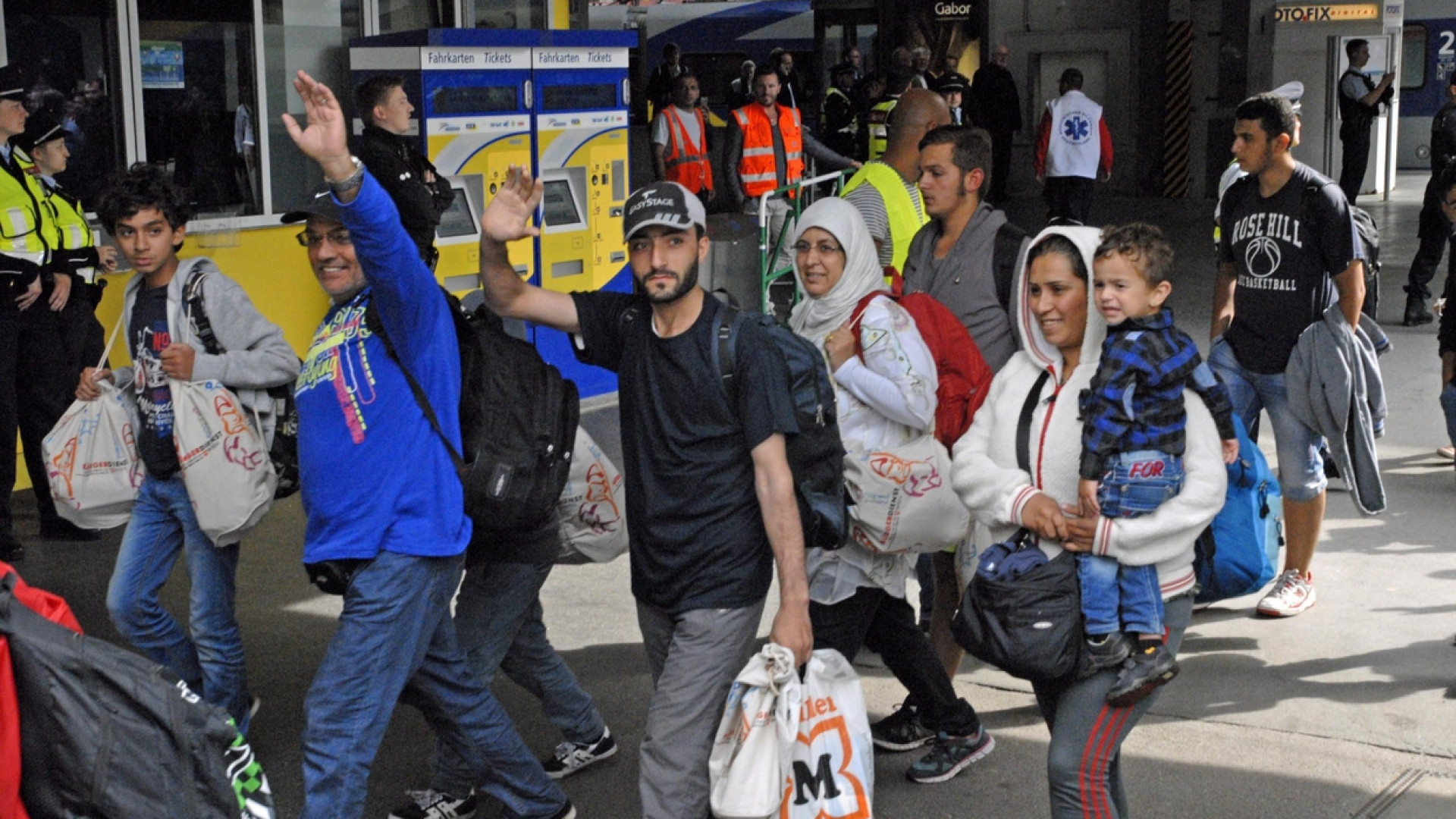Immagine di Welcoming Europe, con l'umanità che soffre per salvare la nostra