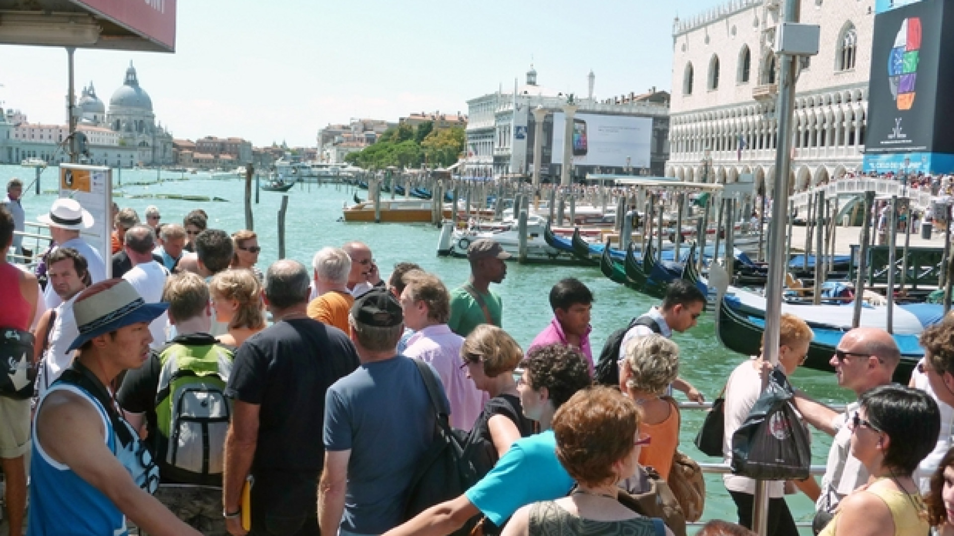 Immagine di Una guida per salvarci dal turismo di insostenibile