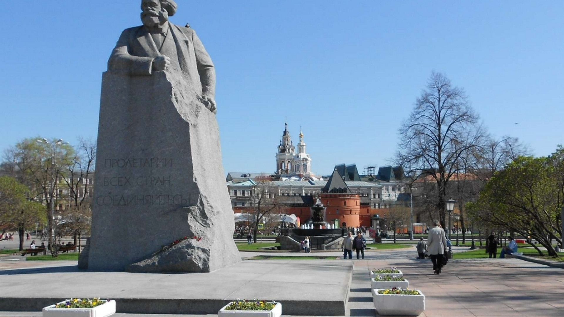Immagine di La Russia cancella il passato, ma solo quello più scomodo