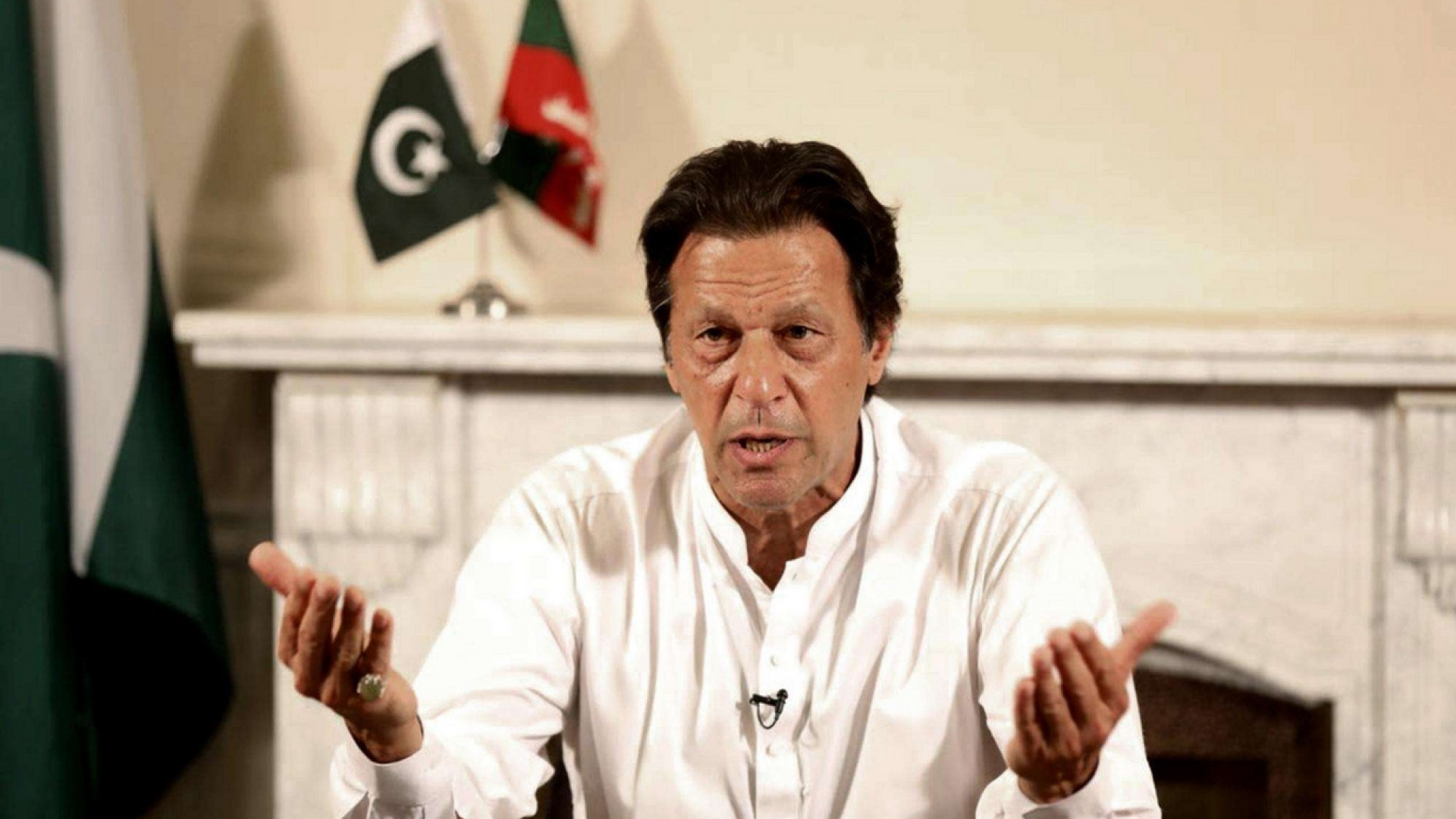 Immagine di Khan vince ma senza maggioranza assoluta