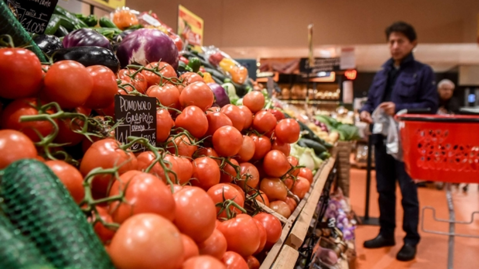 Immagine di Le aste al ribasso dei supermercati che affamano lavoratori e aziende