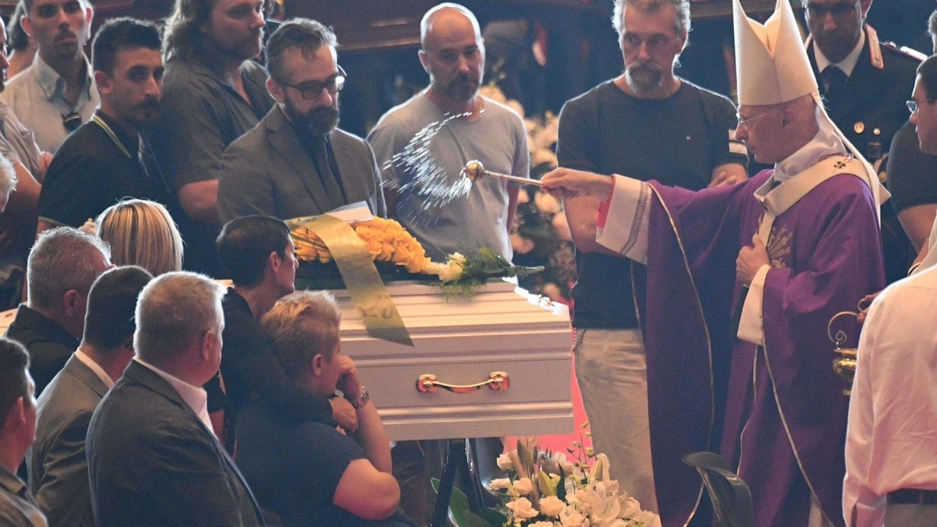 Immagine di Bagnasco: l'ora della vicinanza. Mattarella: tragedia inaccettabile