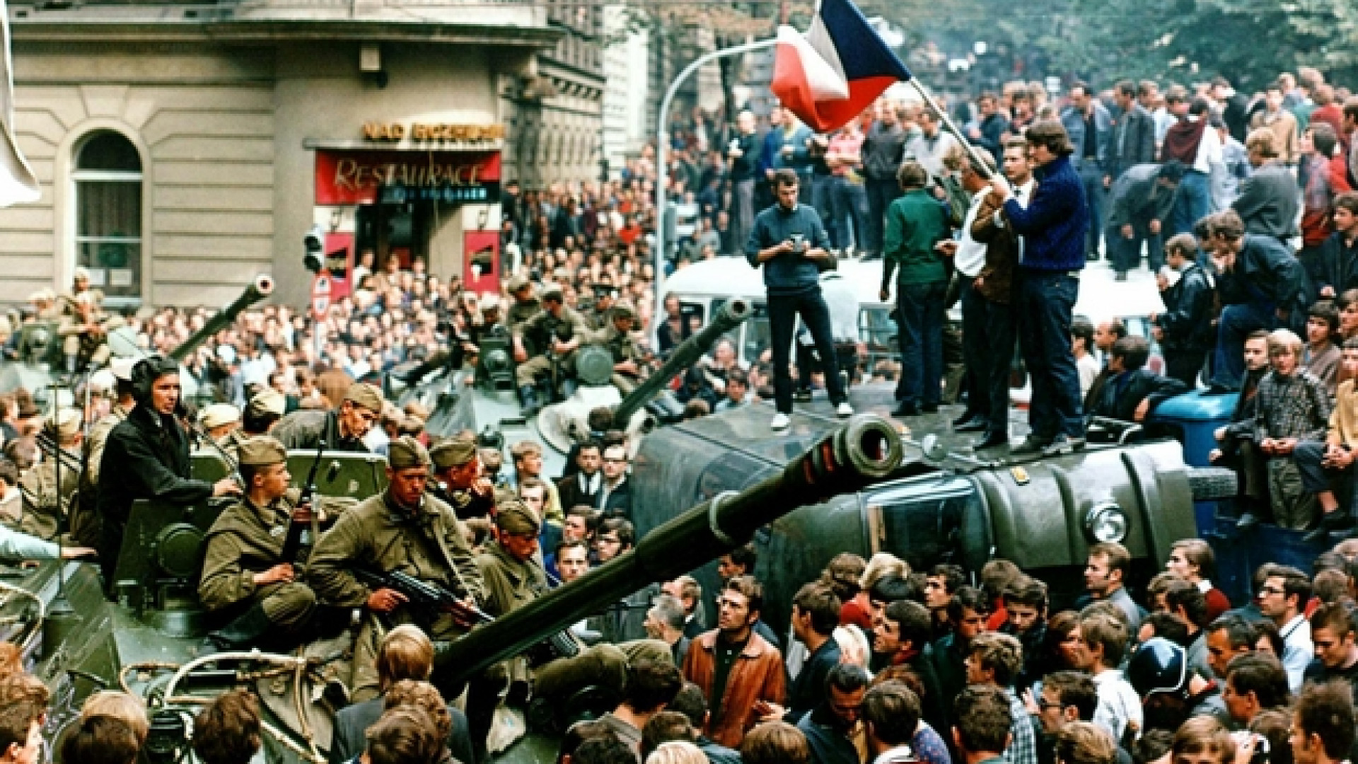 Immagine di Praga 1968: così si spense il comunismo dal volto umano