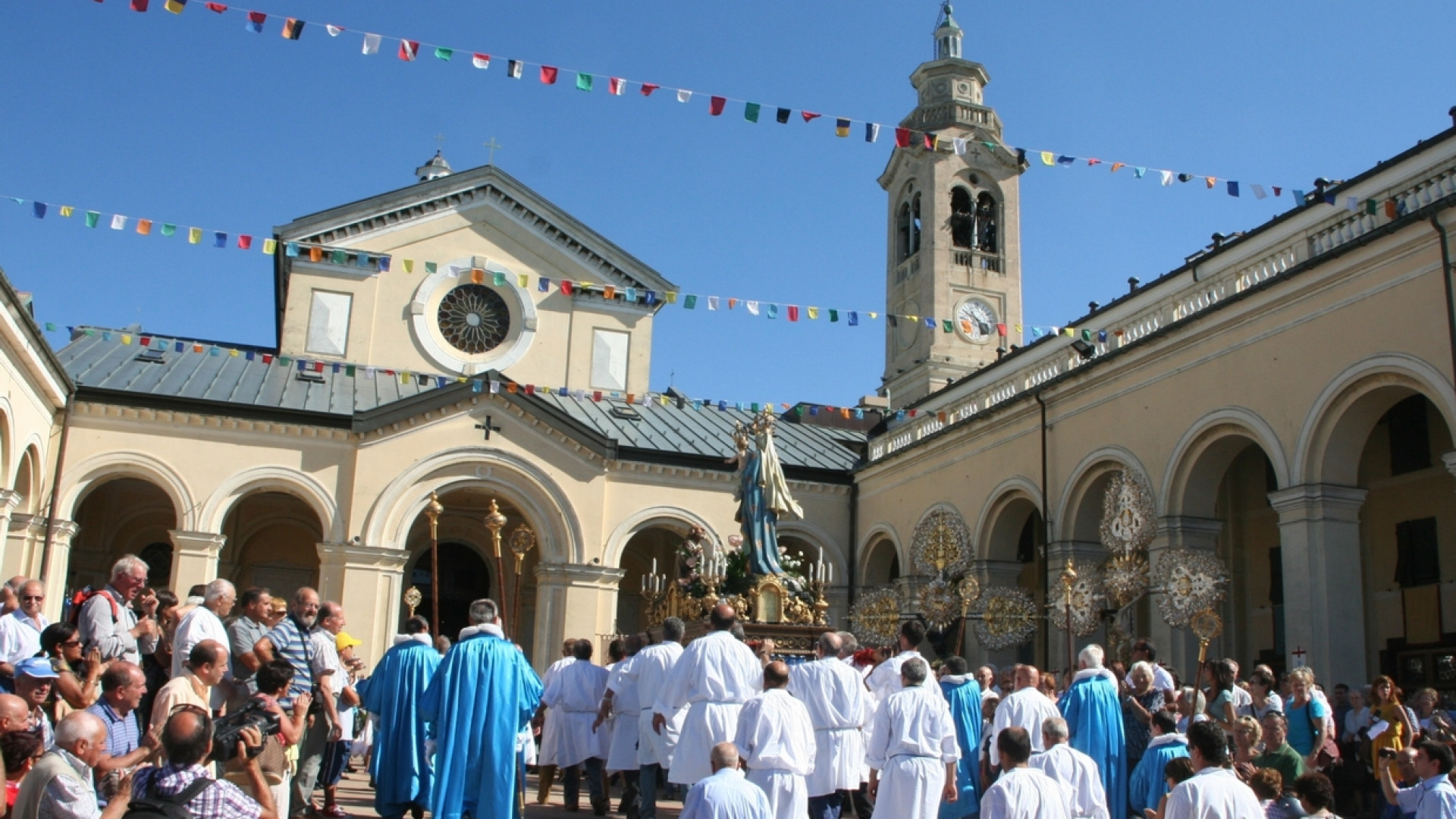 Immagine di In ginocchio alla Guardia, ora Genova si affida a Maria