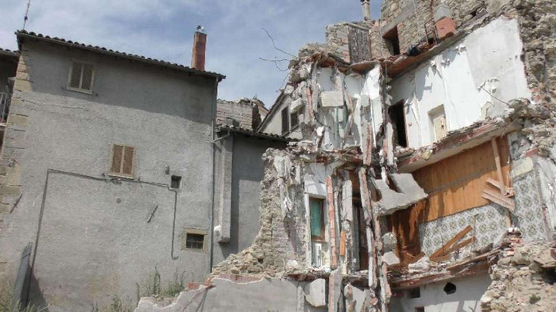 Immagine di Macerie, paura e spettri. Il terremoto due anni dopo