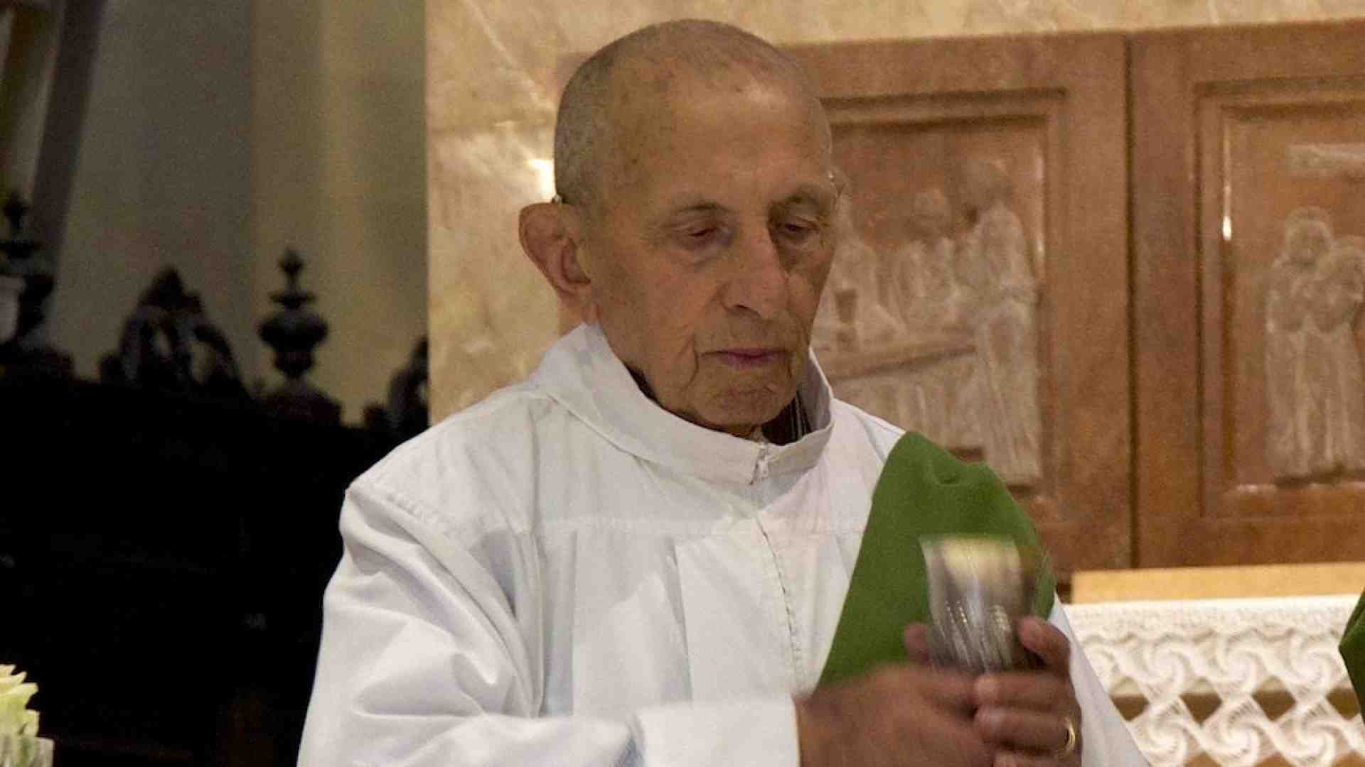 Immagine di Bosco Chiesanuova. Don Michele, il decano dei diaconi da 30 anni a servizio della Chiesa