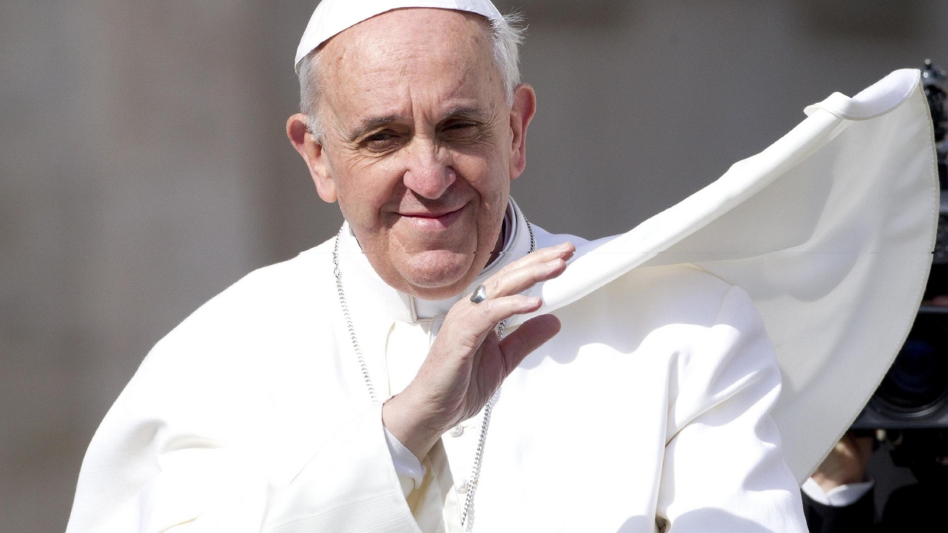 Immagine di Il Papa: le acque non siano segno di separazione ma di incontro