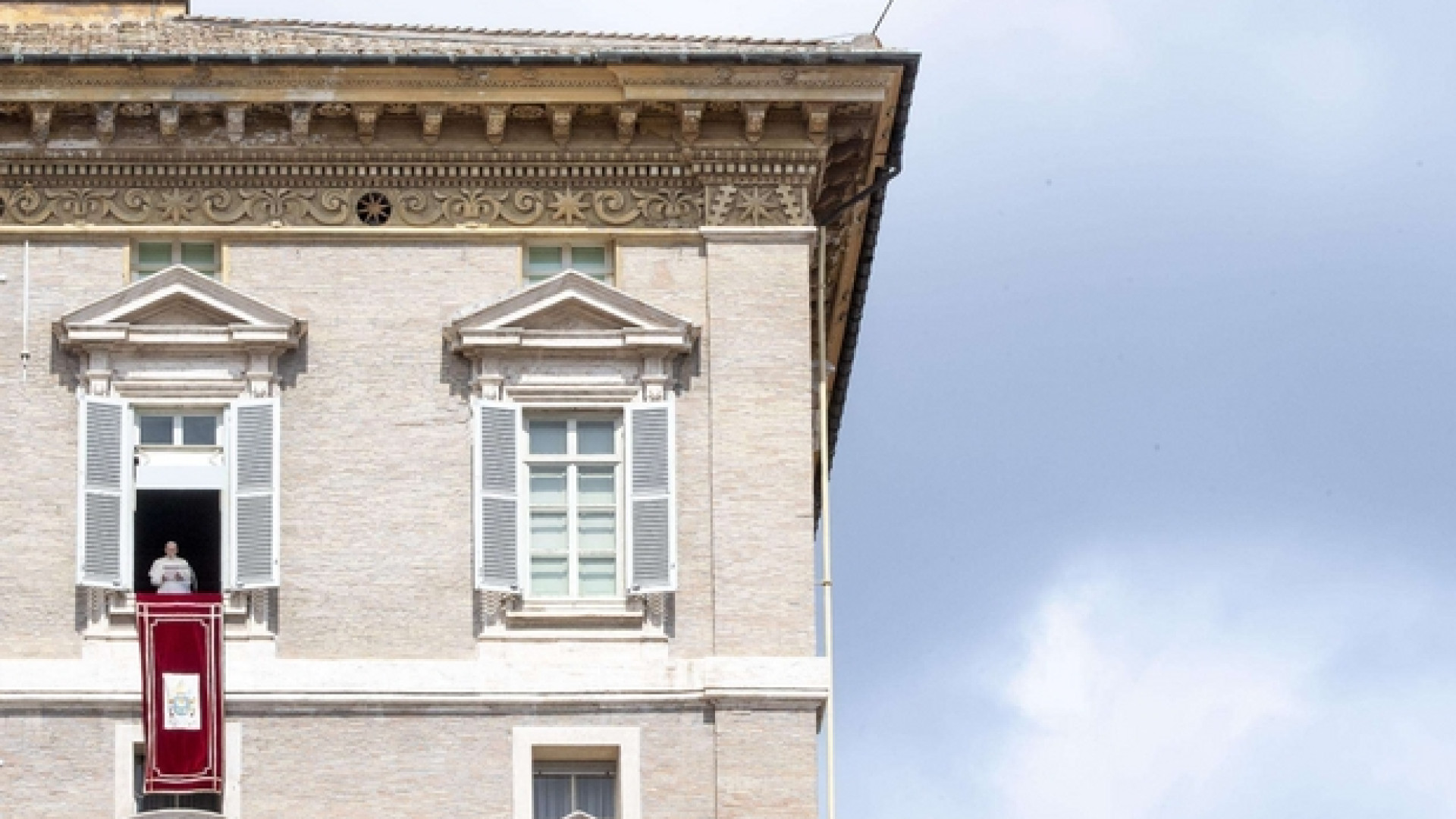 Immagine di Papa: «Le azioni non siano inquinate da ipocrisia e mondanità»