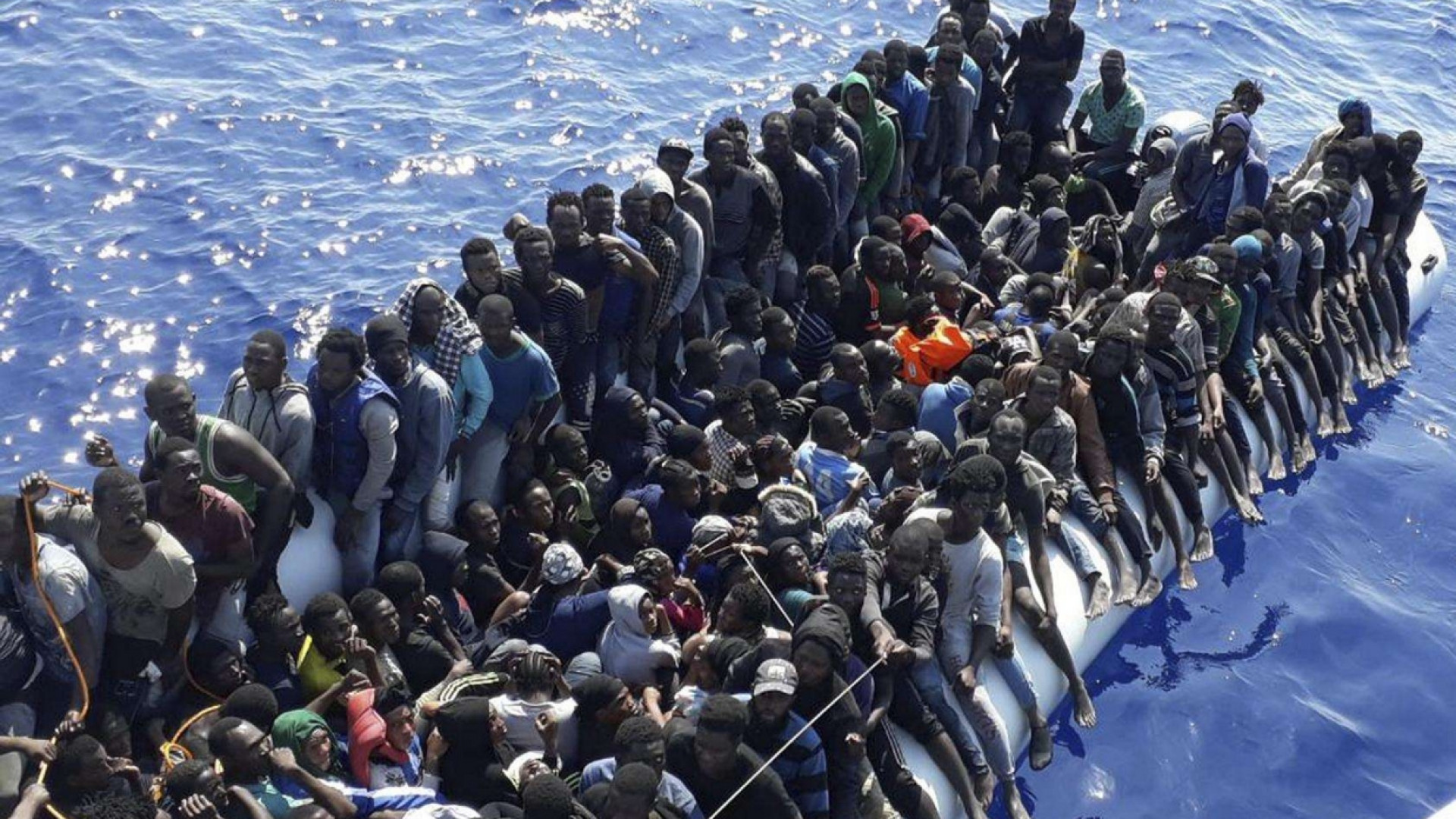 Immagine di Libia, a rischio migliaia di migranti. Le Ong in fuga