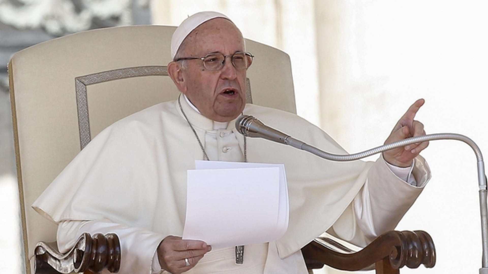 Immagine di Papa Francesco: il riposo è contemplazione, non fuga dalla realtà